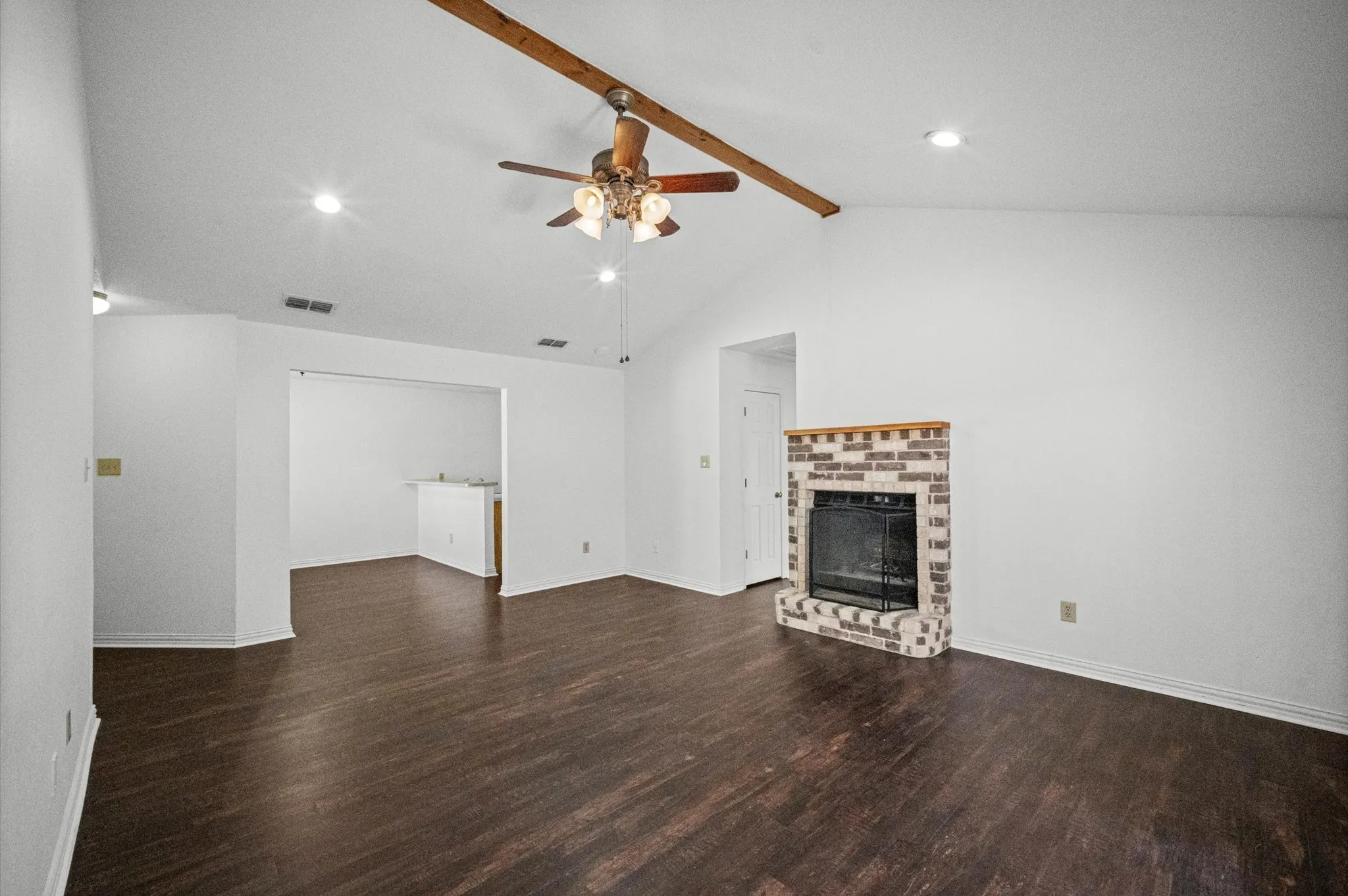 Single Family Residence For Sale in Denton County , 2812 Paisley Street, Denton, Texas 76209, 3 Bedroom, 2 Bathroom, 2 Garage spaces, 1,220 Sqft, built in 1985, mls#21397226, Real Estate Agent in Denton, Homes For Sale in Denton county, Homes For Sale in Denton, Realtor in Denton Texas, Real Estate Brokerage Independent Realty Texas, Luminita Cordes Realtor