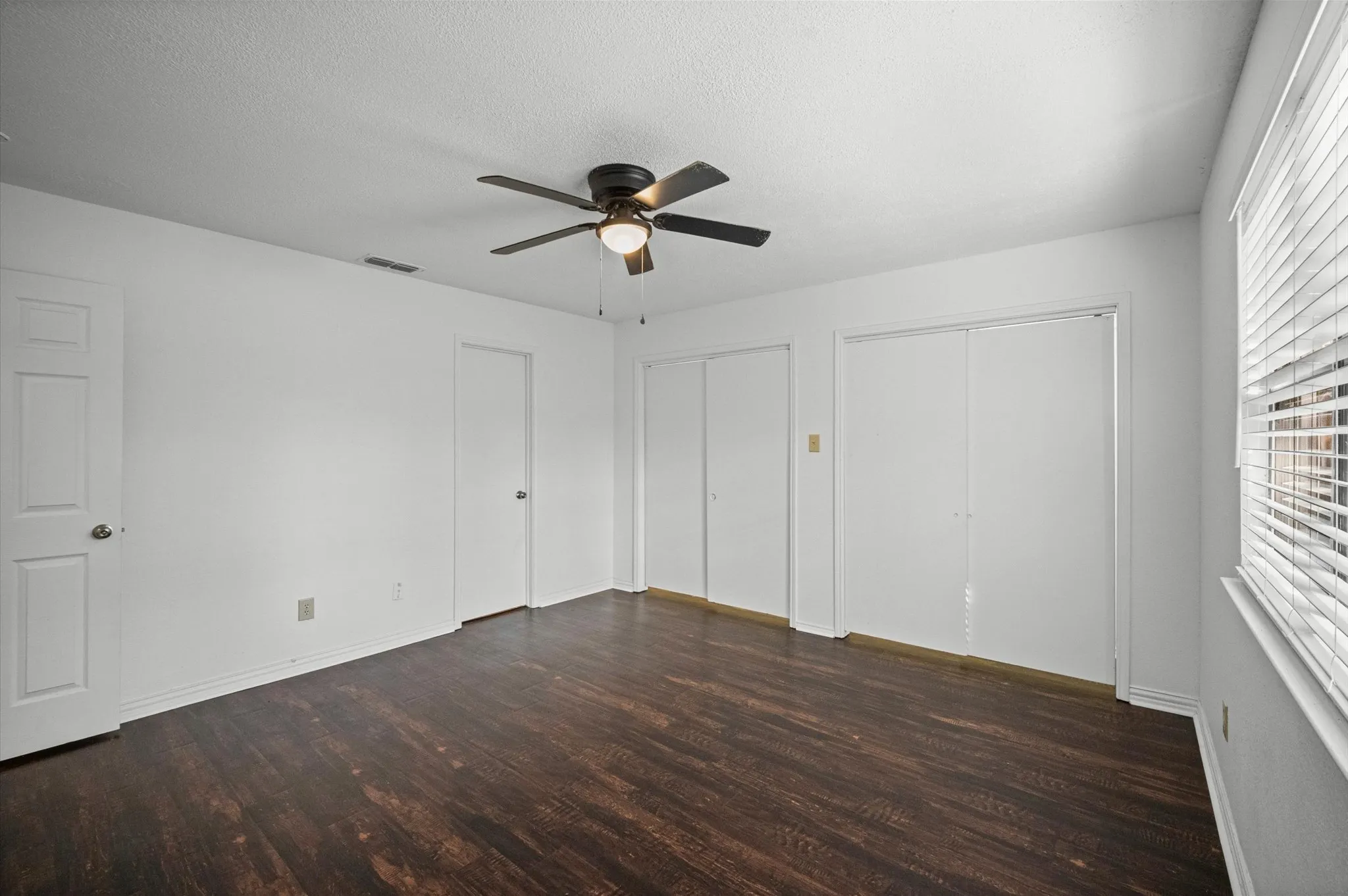 Single Family Residence For Sale in Denton County , 2812 Paisley Street, Denton, Texas 76209, 3 Bedroom, 2 Bathroom, 2 Garage spaces, 1,220 Sqft, built in 1985, mls#21397226, Real Estate Agent in Denton, Homes For Sale in Denton county, Homes For Sale in Denton, Realtor in Denton Texas, Real Estate Brokerage Independent Realty Texas, Luminita Cordes Realtor