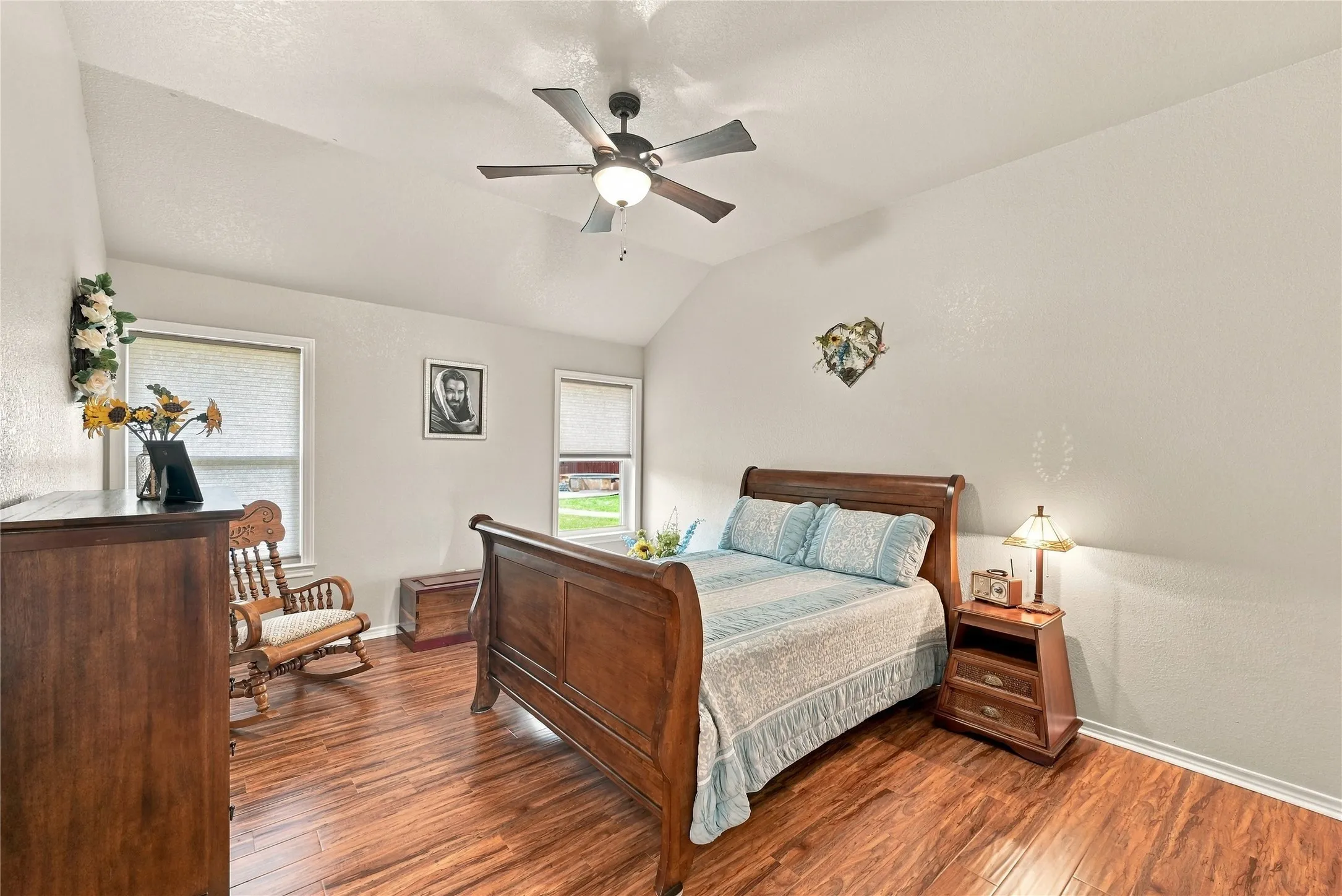 Single Family Residence For Sale in Ellis County , 120 Country Drive, Waxahachie, Texas 75165, 3 Bedroom, 2 Bathroom, 2 Garage spaces, 1,418 Sqft, built in 2002, mls#21399666, Real Estate Agent in Waxahachie, Homes For Sale in Ellis county, Homes For Sale in Waxahachie, Realtor in Waxahachie Texas, Real Estate Brokerage Independent Realty Texas, Luminita Cordes Realtor