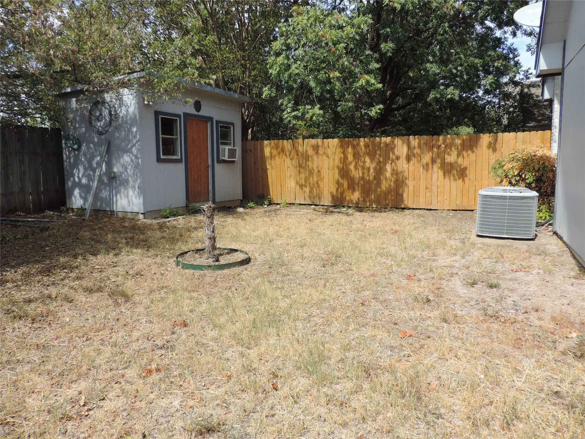 Single Family Residence For Sale in Tarrant County , 6825 W Driffield Court, North Richland Hills, Texas 76182, 3 Bedroom, 2 Bathroom, 2 Garage spaces, 1,442 Sqft, built in 1987, mls#21399376, Real Estate Agent in North Richland Hills, Homes For Sale in Tarrant county, Homes For Sale in North Richland Hills, Realtor in North Richland Hills Texas, Real Estate Brokerage Independent Realty Texas, Luminita Cordes Realtor