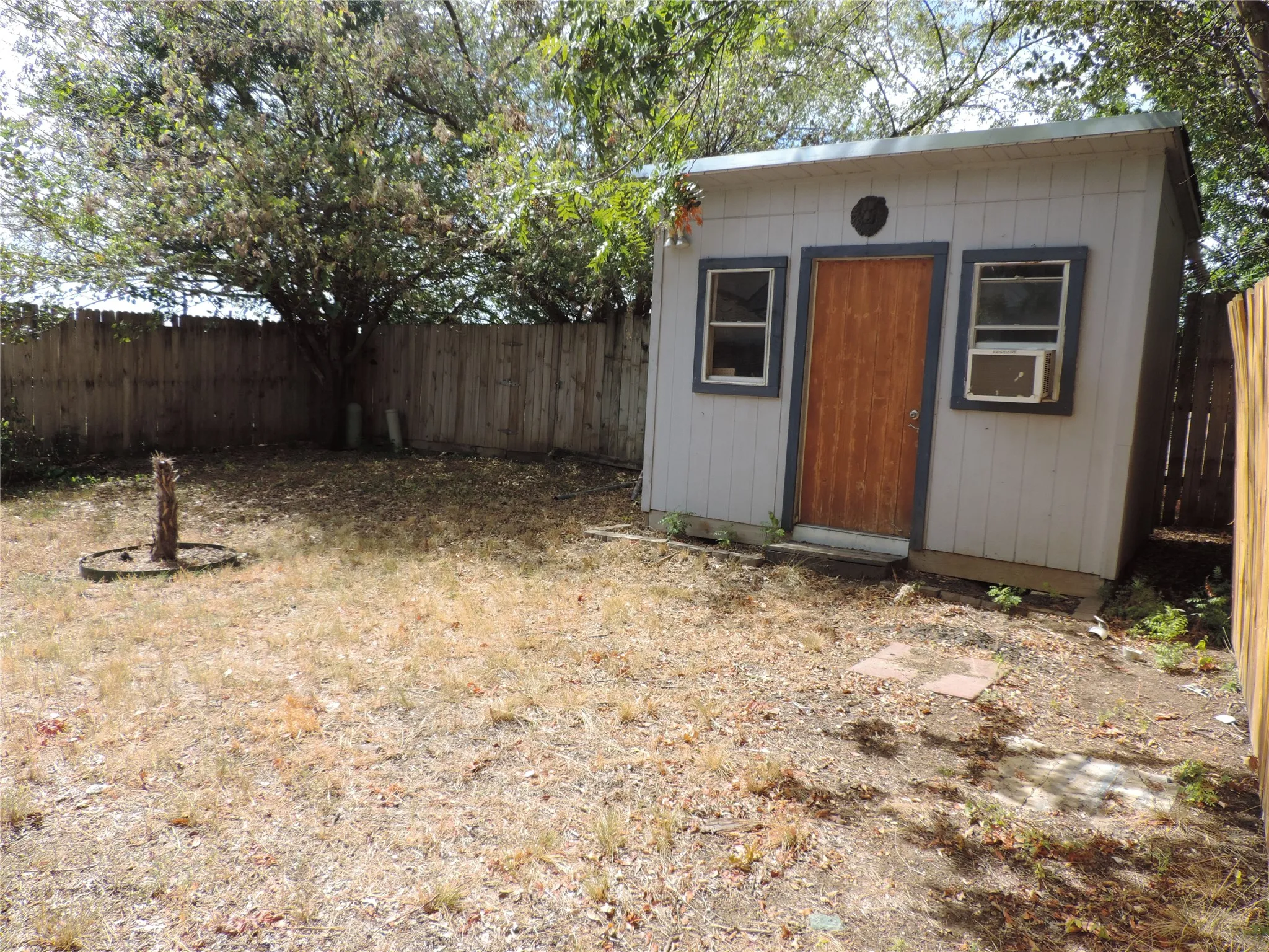 Single Family Residence For Sale in Tarrant County , 6825 W Driffield Court, North Richland Hills, Texas 76182, 3 Bedroom, 2 Bathroom, 2 Garage spaces, 1,442 Sqft, built in 1987, mls#21399376, Real Estate Agent in North Richland Hills, Homes For Sale in Tarrant county, Homes For Sale in North Richland Hills, Realtor in North Richland Hills Texas, Real Estate Brokerage Independent Realty Texas, Luminita Cordes Realtor