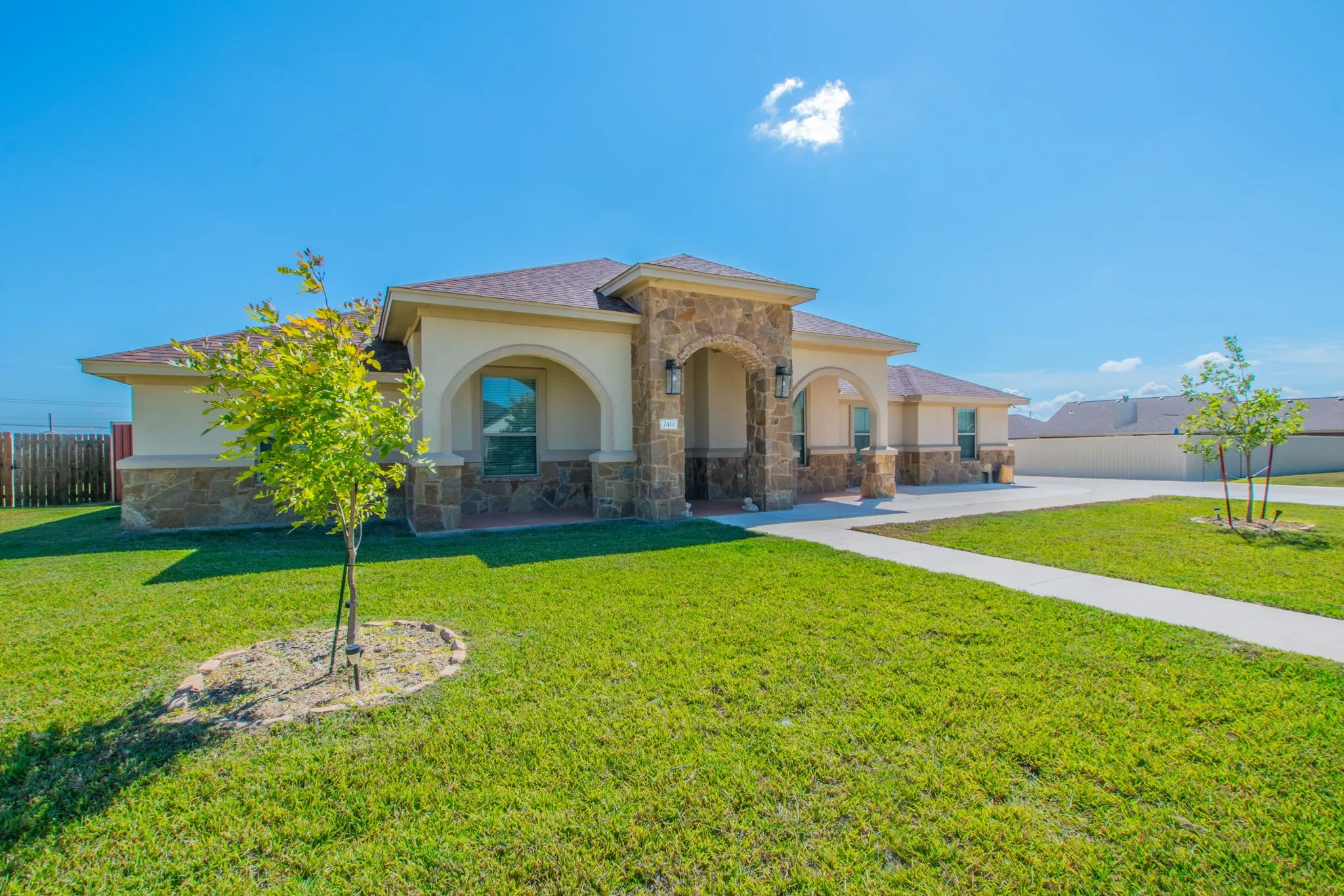 Single Family Residence For Sale in Bell County , 2410 SANDPIPER Drive, Killeen, Texas 76542, 4 Bedroom, 3 Bathroom, 2 Garage spaces, 2,196 Sqft, built in 2021, mls#21396109, Real Estate Agent in Killeen, Homes For Sale in Bell county, Homes For Sale in Killeen, Realtor in Killeen Texas, Real Estate Brokerage Independent Realty Texas, Luminita Cordes Realtor