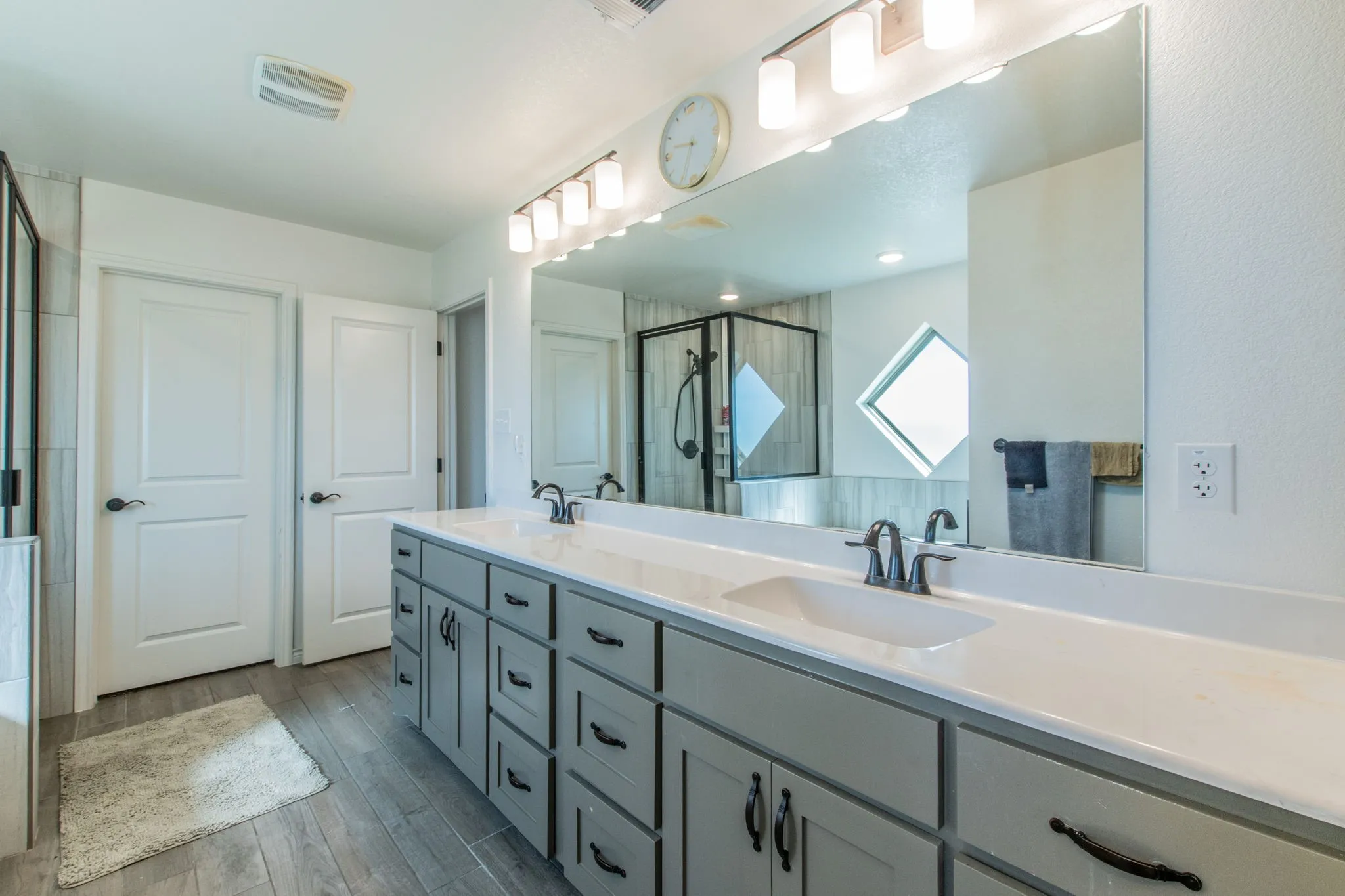 Single Family Residence For Sale in Bell County , 2410 SANDPIPER Drive, Killeen, Texas 76542, 4 Bedroom, 3 Bathroom, 2 Garage spaces, 2,196 Sqft, built in 2021, mls#21396109, Real Estate Agent in Killeen, Homes For Sale in Bell county, Homes For Sale in Killeen, Realtor in Killeen Texas, Real Estate Brokerage Independent Realty Texas, Luminita Cordes Realtor