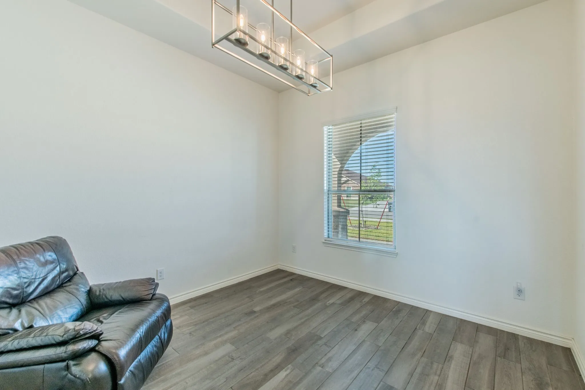 Single Family Residence For Sale in Bell County , 2410 SANDPIPER Drive, Killeen, Texas 76542, 4 Bedroom, 3 Bathroom, 2 Garage spaces, 2,196 Sqft, built in 2021, mls#21396109, Real Estate Agent in Killeen, Homes For Sale in Bell county, Homes For Sale in Killeen, Realtor in Killeen Texas, Real Estate Brokerage Independent Realty Texas, Luminita Cordes Realtor