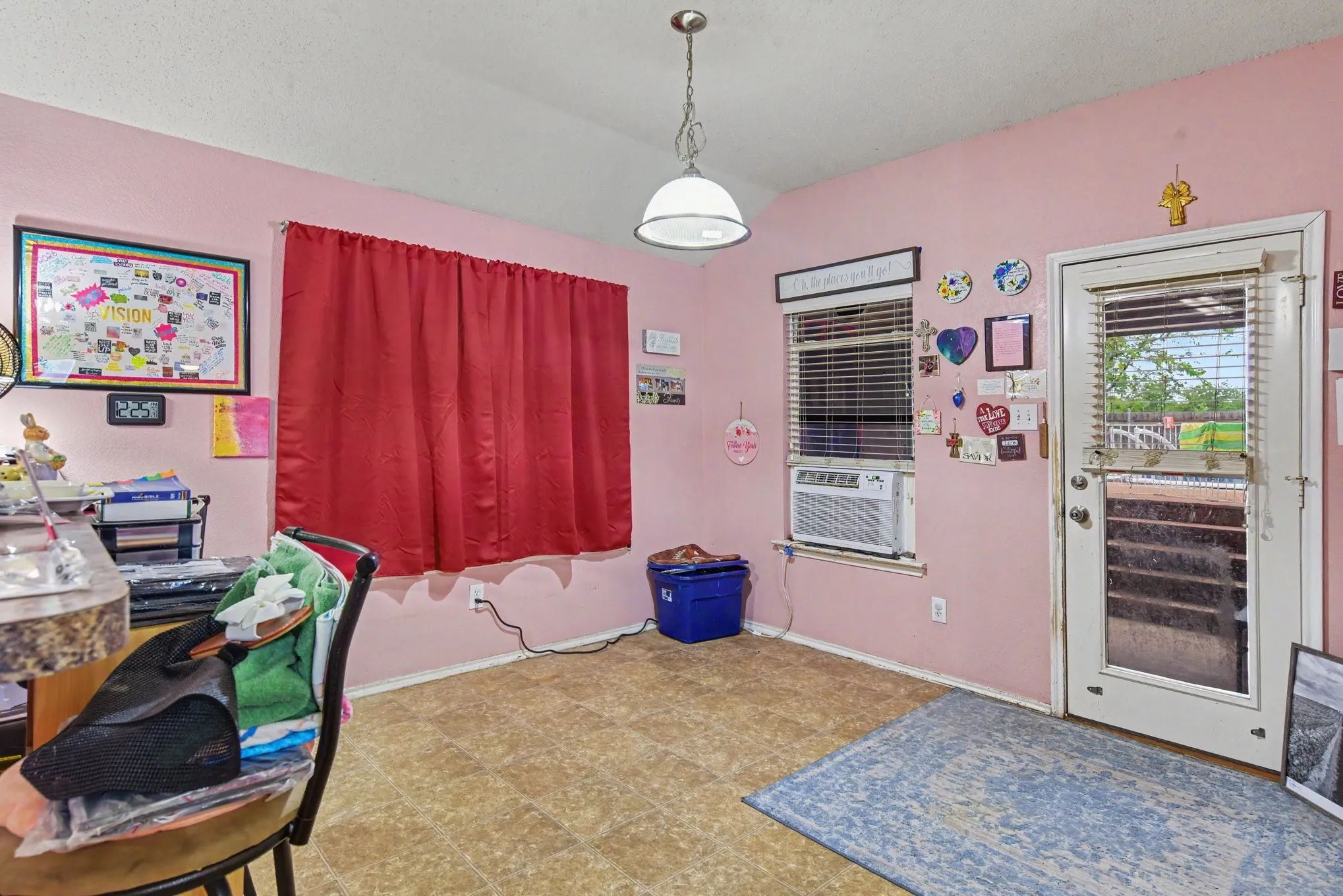 Single Family Residence For Sale in Rockwall County , 701 Silverleaf Court, Royse City, Texas 75189, 3 Bedroom, 2 Bathroom, 2 Garage spaces, 1,523 Sqft, built in 2005, mls#21397418, Real Estate Agent in Royse City, Homes For Sale in Rockwall county, Homes For Sale in Royse City, Realtor in Royse City Texas, Real Estate Brokerage Independent Realty Texas, Luminita Cordes Realtor