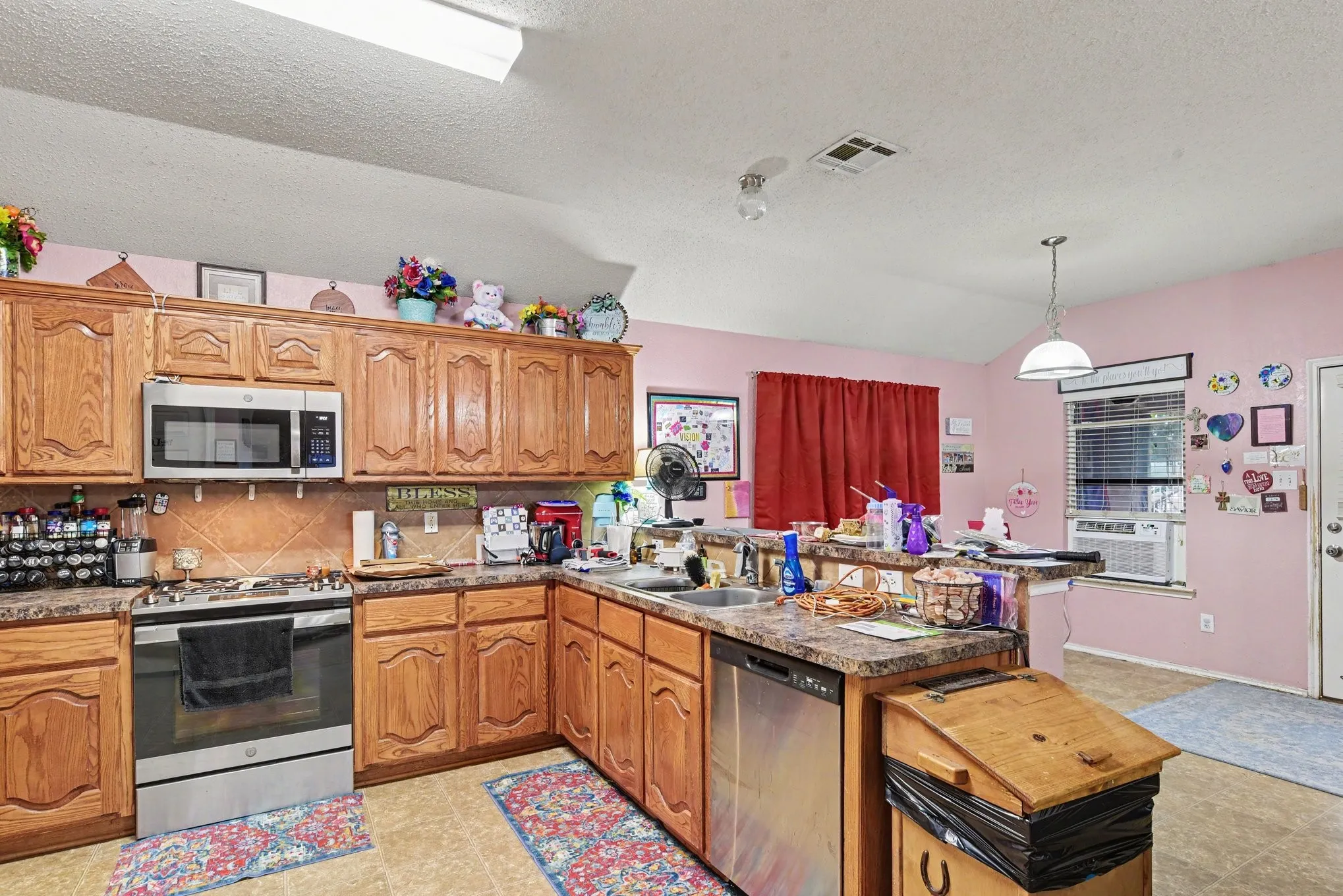 Single Family Residence For Sale in Rockwall County , 701 Silverleaf Court, Royse City, Texas 75189, 3 Bedroom, 2 Bathroom, 2 Garage spaces, 1,523 Sqft, built in 2005, mls#21397418, Real Estate Agent in Royse City, Homes For Sale in Rockwall county, Homes For Sale in Royse City, Realtor in Royse City Texas, Real Estate Brokerage Independent Realty Texas, Luminita Cordes Realtor