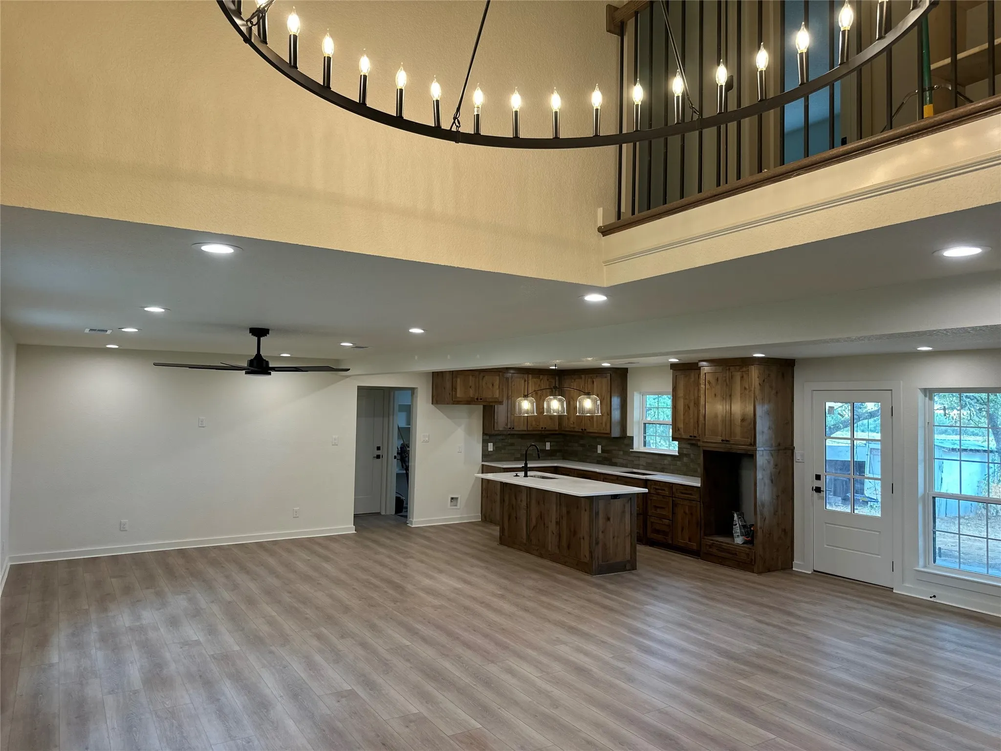 Single Family Residence For Sale in Wise County , 6661 Fm 920, Bridgeport, Texas 76426, 4 Bedroom, 3 Bathroom, 2 Garage spaces, 2,670 Sqft, built in 1982, mls#21399616, Real Estate Agent in Bridgeport, Homes For Sale in Wise county, Homes For Sale in Bridgeport, Realtor in Bridgeport Texas, Real Estate Brokerage Independent Realty Texas, Luminita Cordes Realtor