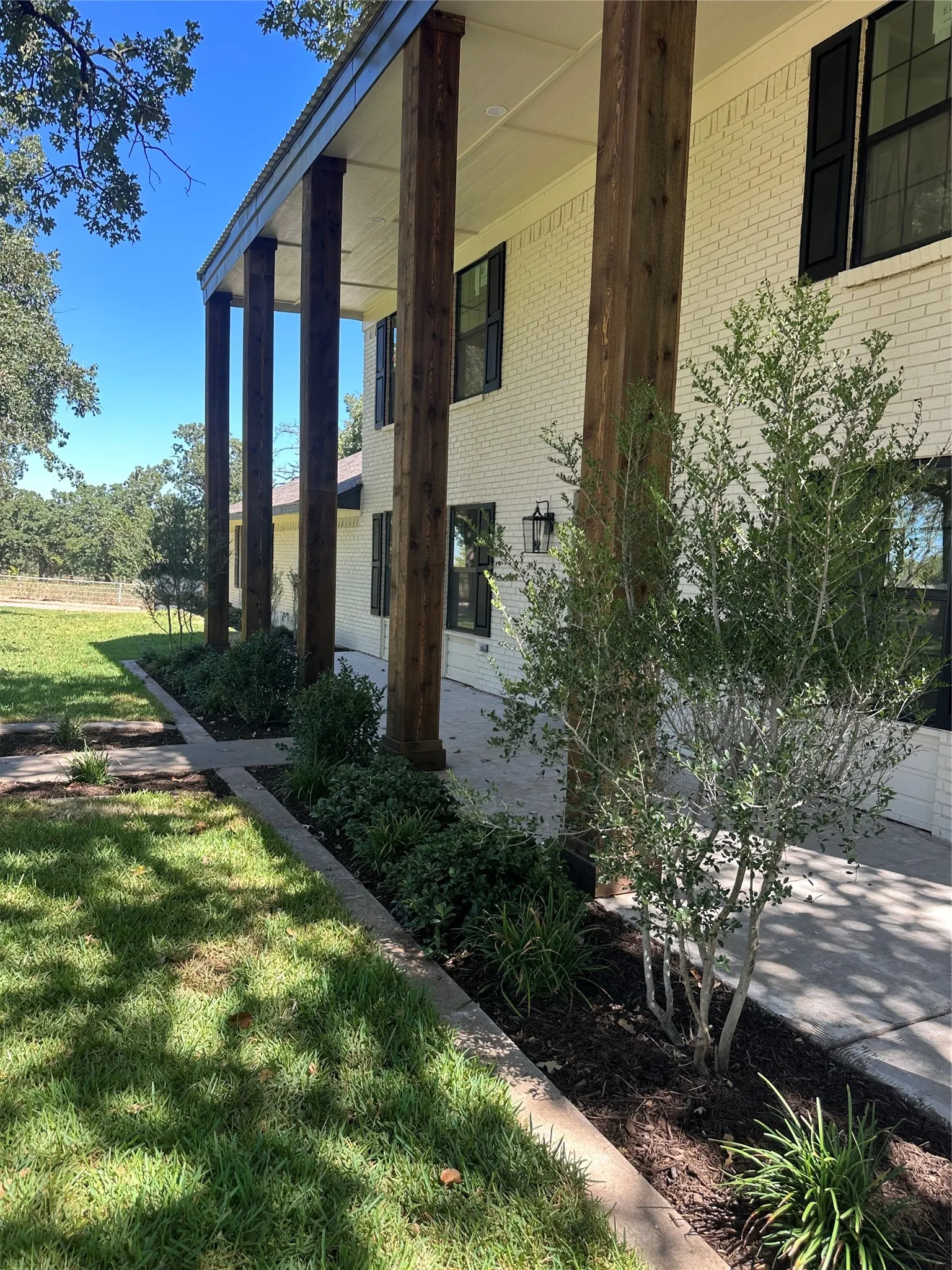 Single Family Residence For Sale in Wise County , 6661 Fm 920, Bridgeport, Texas 76426, 4 Bedroom, 3 Bathroom, 2 Garage spaces, 2,670 Sqft, built in 1982, mls#21399616, Real Estate Agent in Bridgeport, Homes For Sale in Wise county, Homes For Sale in Bridgeport, Realtor in Bridgeport Texas, Real Estate Brokerage Independent Realty Texas, Luminita Cordes Realtor