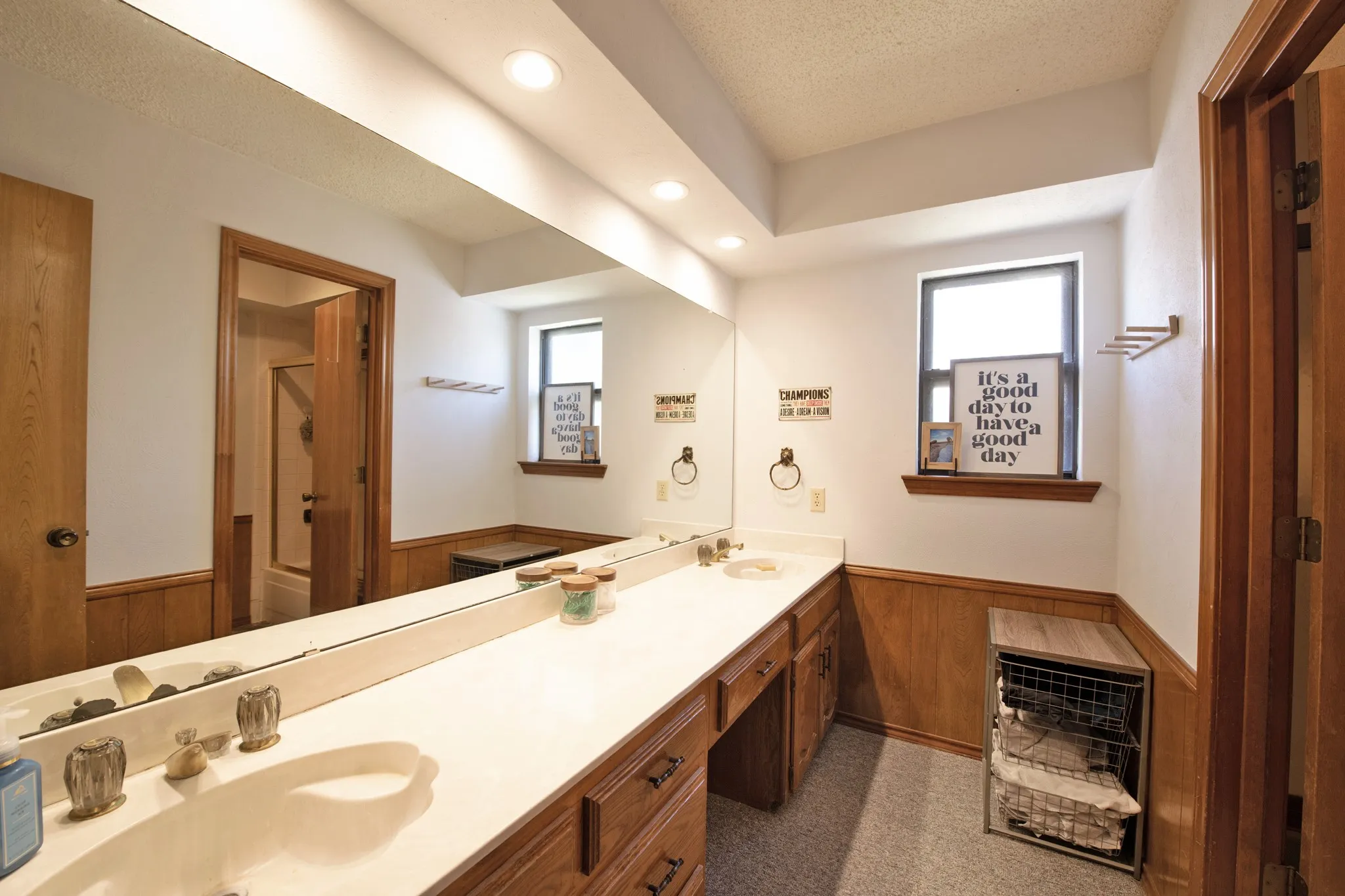 Single Family Residence For Rent in Dallas County , 4709 Knollview Lane, Mesquite, Texas 75150, 4 Bedroom, 3 Bathroom, 2 Garage spaces, 2,292 Sqft, built in 1984, mls#21399744, Real Estate Agent in Mesquite, Homes For Rent in Dallas county, Homes For Rent in Mesquite, Realtor in Mesquite Texas, Real Estate Brokerage Independent Realty Texas, Luminita Cordes Realtor