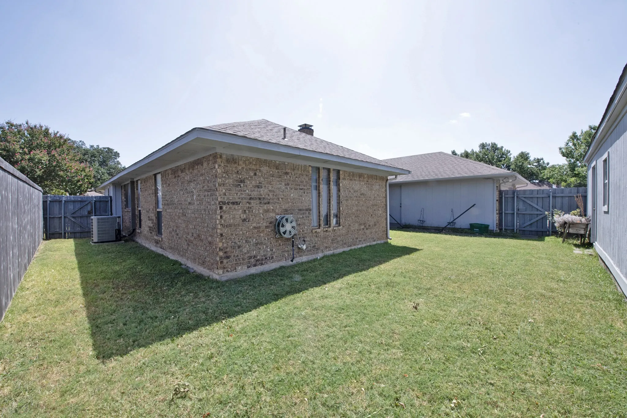 Single Family Residence For Rent in Dallas County , 4709 Knollview Lane, Mesquite, Texas 75150, 4 Bedroom, 3 Bathroom, 2 Garage spaces, 2,292 Sqft, built in 1984, mls#21399744, Real Estate Agent in Mesquite, Homes For Rent in Dallas county, Homes For Rent in Mesquite, Realtor in Mesquite Texas, Real Estate Brokerage Independent Realty Texas, Luminita Cordes Realtor
