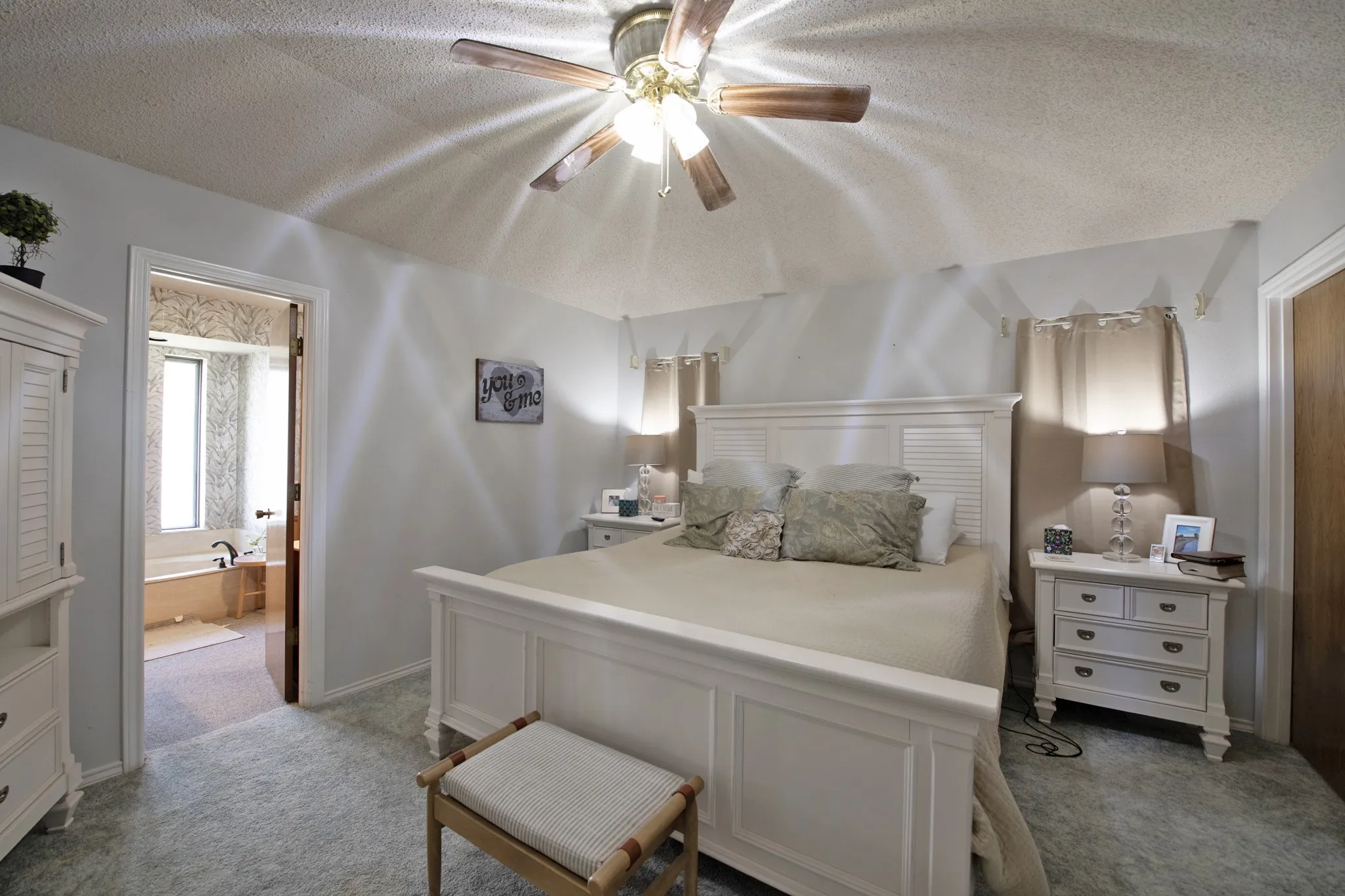Single Family Residence For Rent in Dallas County , 4709 Knollview Lane, Mesquite, Texas 75150, 4 Bedroom, 3 Bathroom, 2 Garage spaces, 2,292 Sqft, built in 1984, mls#21399744, Real Estate Agent in Mesquite, Homes For Rent in Dallas county, Homes For Rent in Mesquite, Realtor in Mesquite Texas, Real Estate Brokerage Independent Realty Texas, Luminita Cordes Realtor