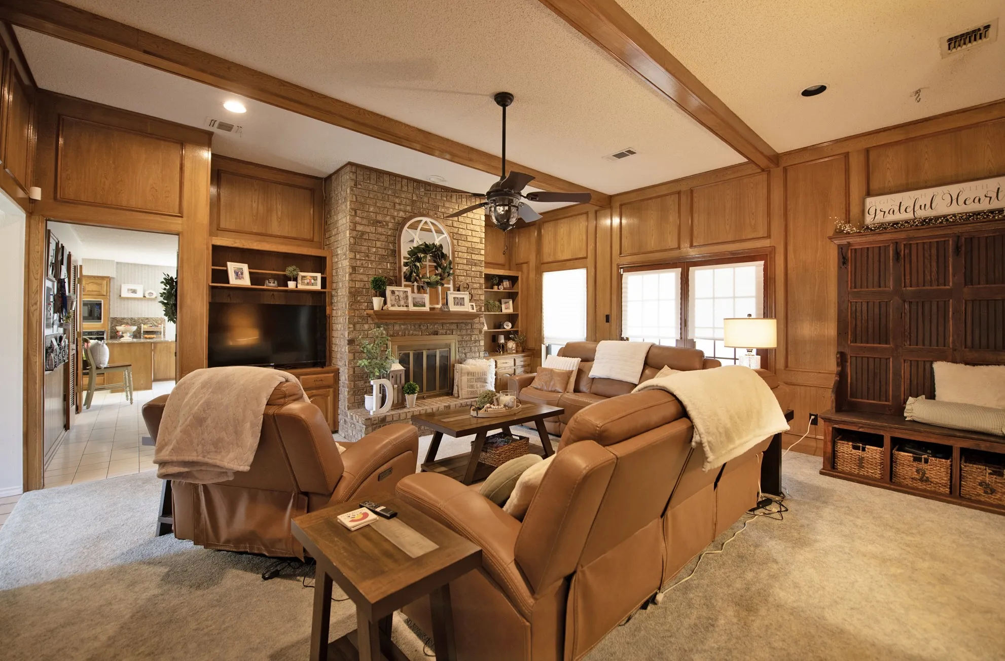 Single Family Residence For Rent in Dallas County , 4709 Knollview Lane, Mesquite, Texas 75150, 4 Bedroom, 3 Bathroom, 2 Garage spaces, 2,292 Sqft, built in 1984, mls#21399744, Real Estate Agent in Mesquite, Homes For Rent in Dallas county, Homes For Rent in Mesquite, Realtor in Mesquite Texas, Real Estate Brokerage Independent Realty Texas, Luminita Cordes Realtor