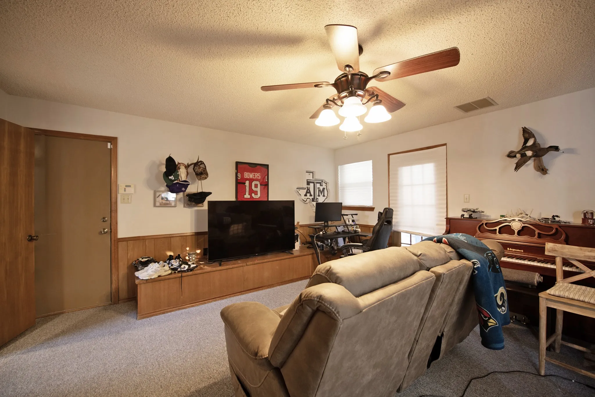 Single Family Residence For Rent in Dallas County , 4709 Knollview Lane, Mesquite, Texas 75150, 4 Bedroom, 3 Bathroom, 2 Garage spaces, 2,292 Sqft, built in 1984, mls#21399744, Real Estate Agent in Mesquite, Homes For Rent in Dallas county, Homes For Rent in Mesquite, Realtor in Mesquite Texas, Real Estate Brokerage Independent Realty Texas, Luminita Cordes Realtor