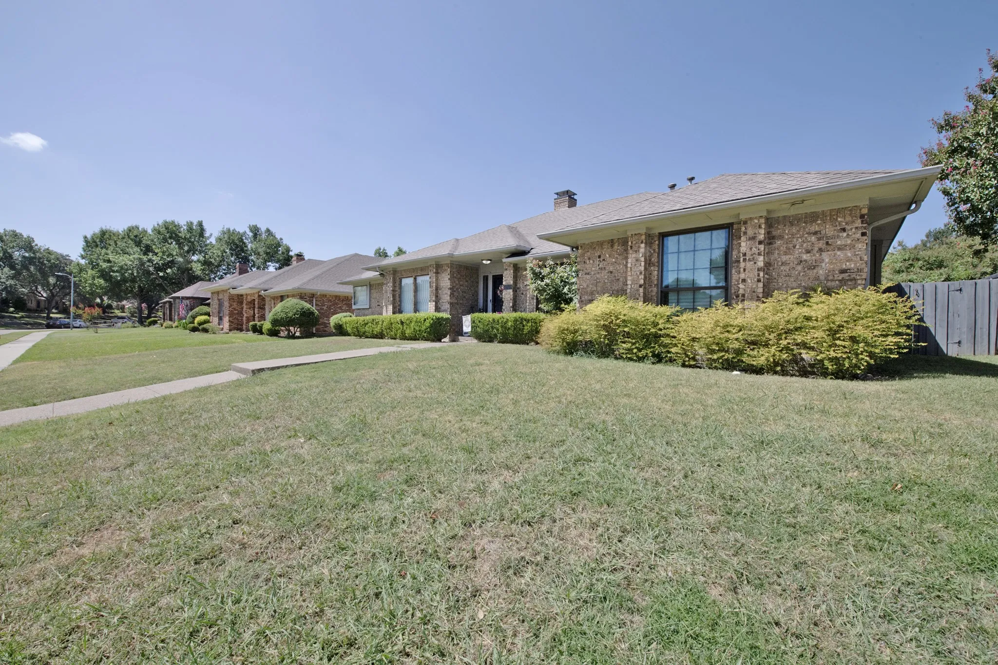 Single Family Residence For Rent in Dallas County , 4709 Knollview Lane, Mesquite, Texas 75150, 4 Bedroom, 3 Bathroom, 2 Garage spaces, 2,292 Sqft, built in 1984, mls#21399744, Real Estate Agent in Mesquite, Homes For Rent in Dallas county, Homes For Rent in Mesquite, Realtor in Mesquite Texas, Real Estate Brokerage Independent Realty Texas, Luminita Cordes Realtor