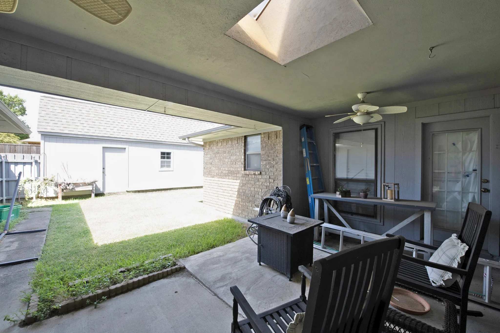 Single Family Residence For Rent in Dallas County , 4709 Knollview Lane, Mesquite, Texas 75150, 4 Bedroom, 3 Bathroom, 2 Garage spaces, 2,292 Sqft, built in 1984, mls#21399744, Real Estate Agent in Mesquite, Homes For Rent in Dallas county, Homes For Rent in Mesquite, Realtor in Mesquite Texas, Real Estate Brokerage Independent Realty Texas, Luminita Cordes Realtor
