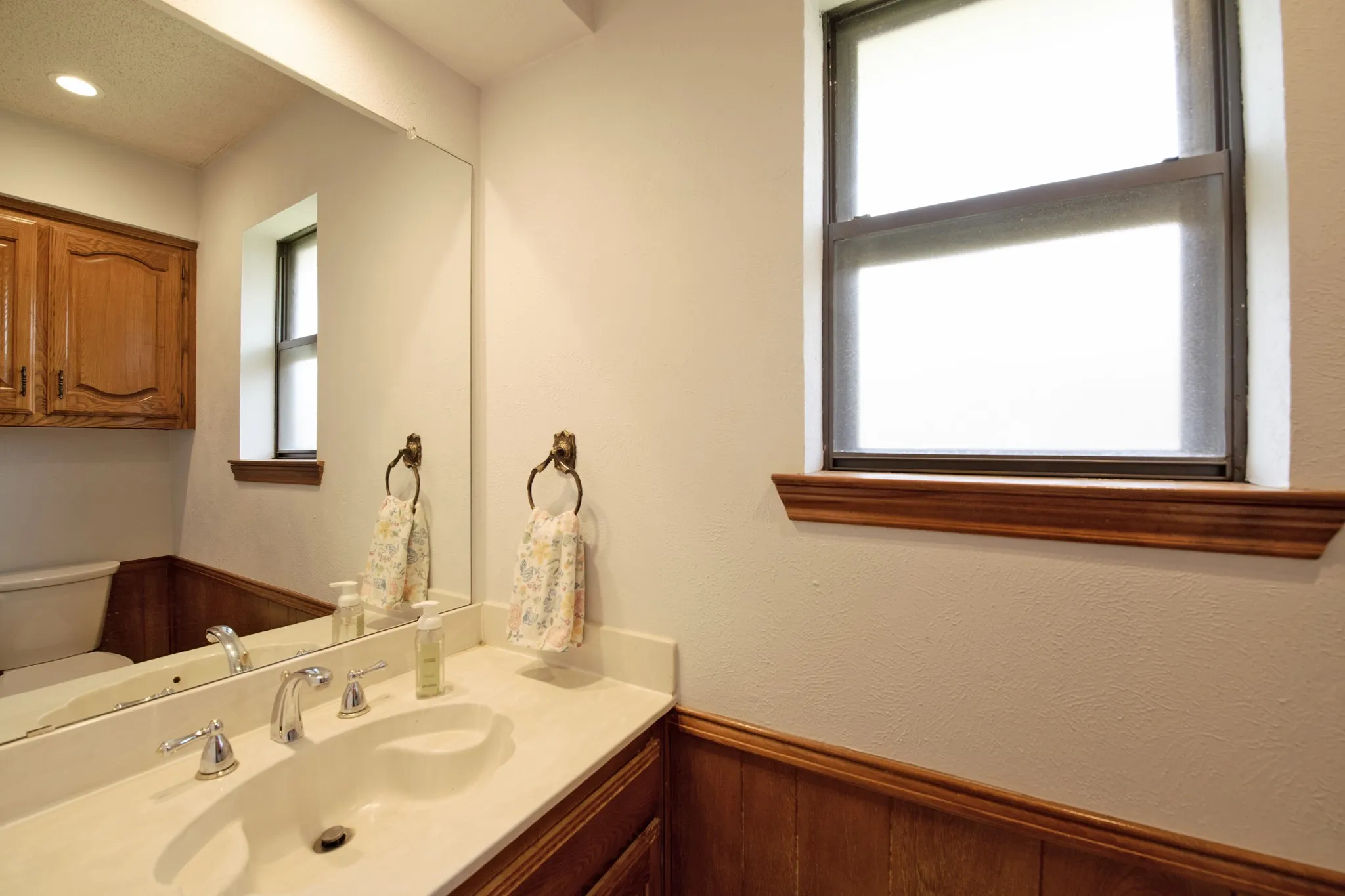 Single Family Residence For Rent in Dallas County , 4709 Knollview Lane, Mesquite, Texas 75150, 4 Bedroom, 3 Bathroom, 2 Garage spaces, 2,292 Sqft, built in 1984, mls#21399744, Real Estate Agent in Mesquite, Homes For Rent in Dallas county, Homes For Rent in Mesquite, Realtor in Mesquite Texas, Real Estate Brokerage Independent Realty Texas, Luminita Cordes Realtor