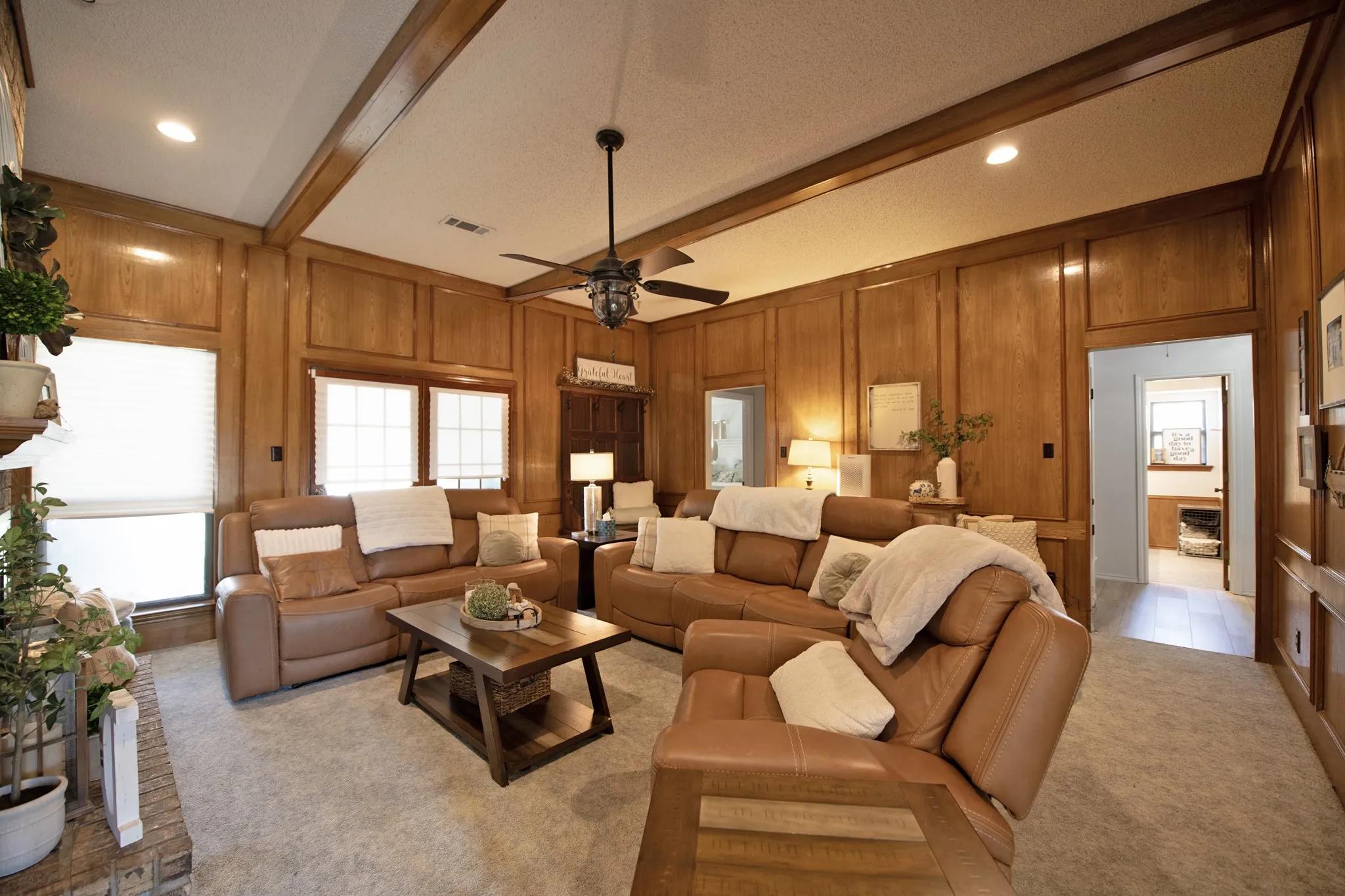 Single Family Residence For Rent in Dallas County , 4709 Knollview Lane, Mesquite, Texas 75150, 4 Bedroom, 3 Bathroom, 2 Garage spaces, 2,292 Sqft, built in 1984, mls#21399744, Real Estate Agent in Mesquite, Homes For Rent in Dallas county, Homes For Rent in Mesquite, Realtor in Mesquite Texas, Real Estate Brokerage Independent Realty Texas, Luminita Cordes Realtor