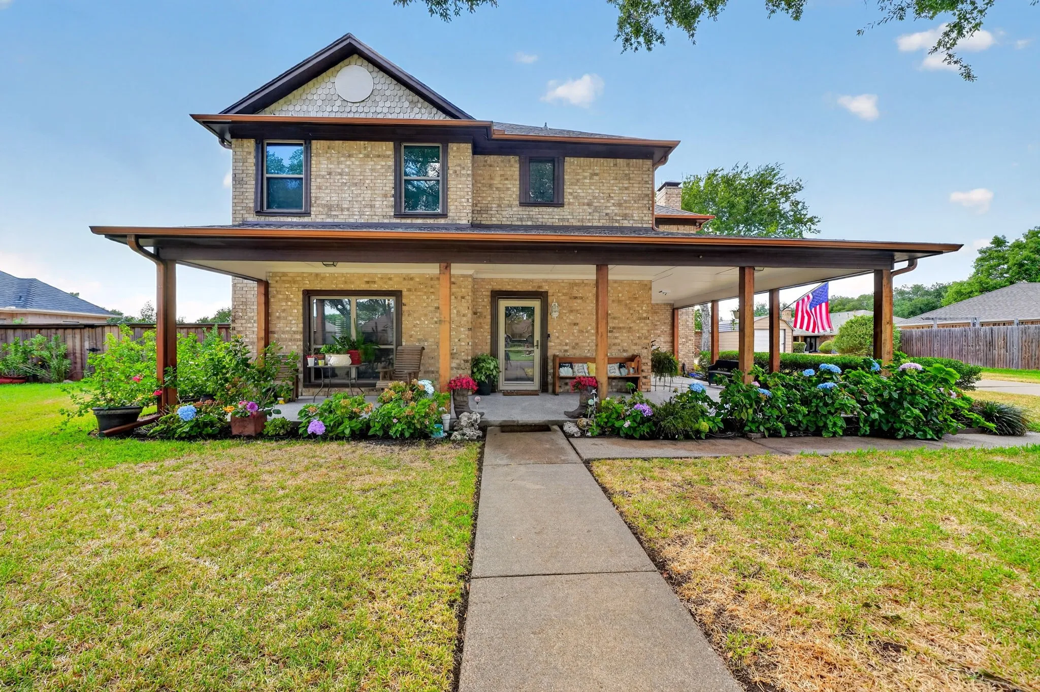 Single Family Residence For Sale in Kaufman County , 2104 Lajolla Drive, Kaufman, Texas 75142, 3 Bedroom, 3 Bathroom, 2 Garage spaces, 2,658 Sqft, built in 1983, mls#21394408, Real Estate Agent in Kaufman, Homes For Sale in Kaufman county, Homes For Sale in Kaufman, Realtor in Kaufman Texas, Real Estate Brokerage Independent Realty Texas, Luminita Cordes Realtor