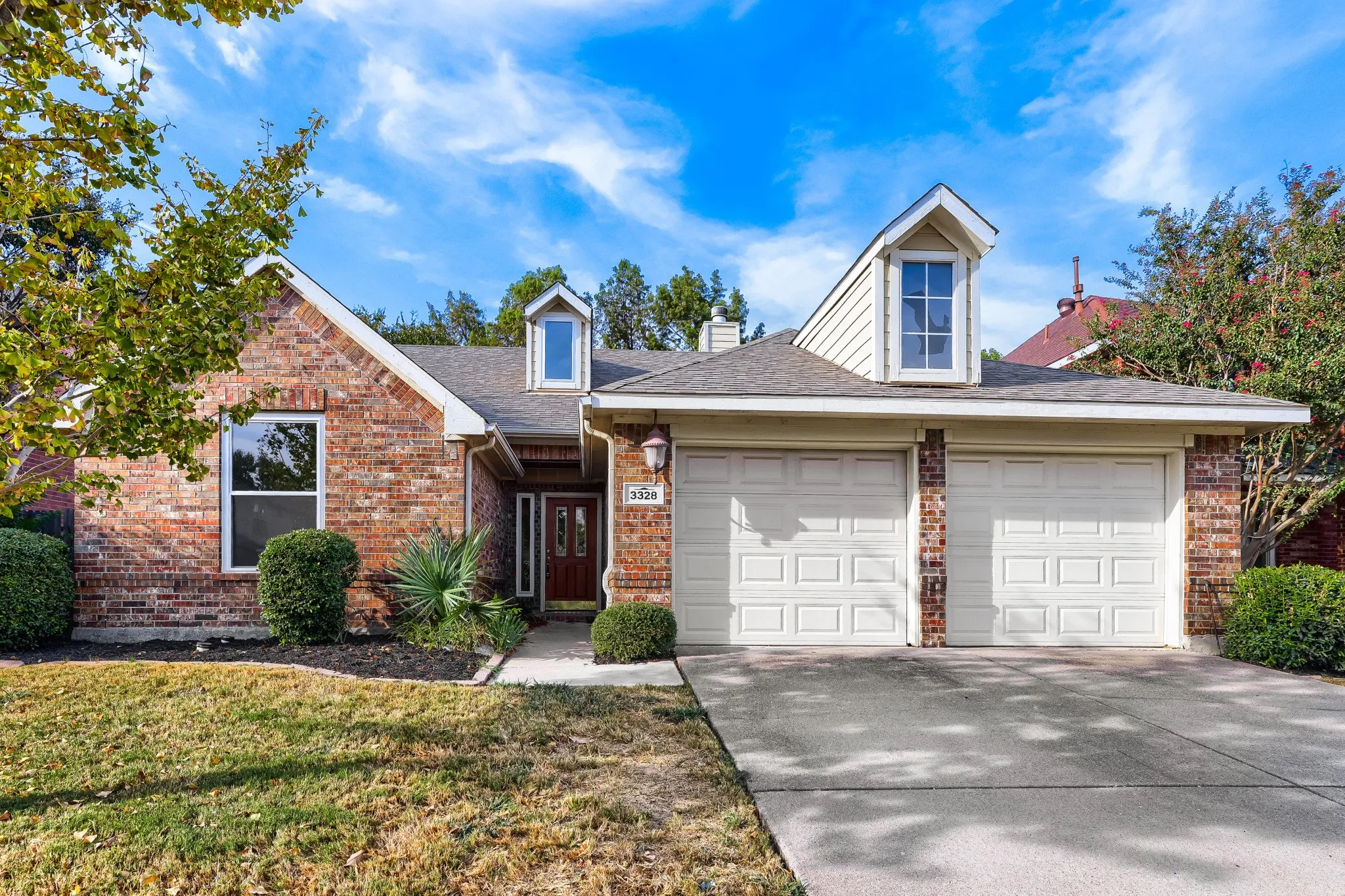 Single Family Residence For Sale in Collin County , 3328 Woodbluff Lane, Mc Kinney, Texas 75071, 3 Bedroom, 2 Bathroom, 2 Garage spaces, 1,686 Sqft, built in 1998, mls#21394618, Real Estate Agent in Mc Kinney, Homes For Sale in Collin county, Homes For Sale in Mc Kinney, Realtor in Mc Kinney Texas, Real Estate Brokerage Independent Realty Texas, Luminita Cordes Realtor