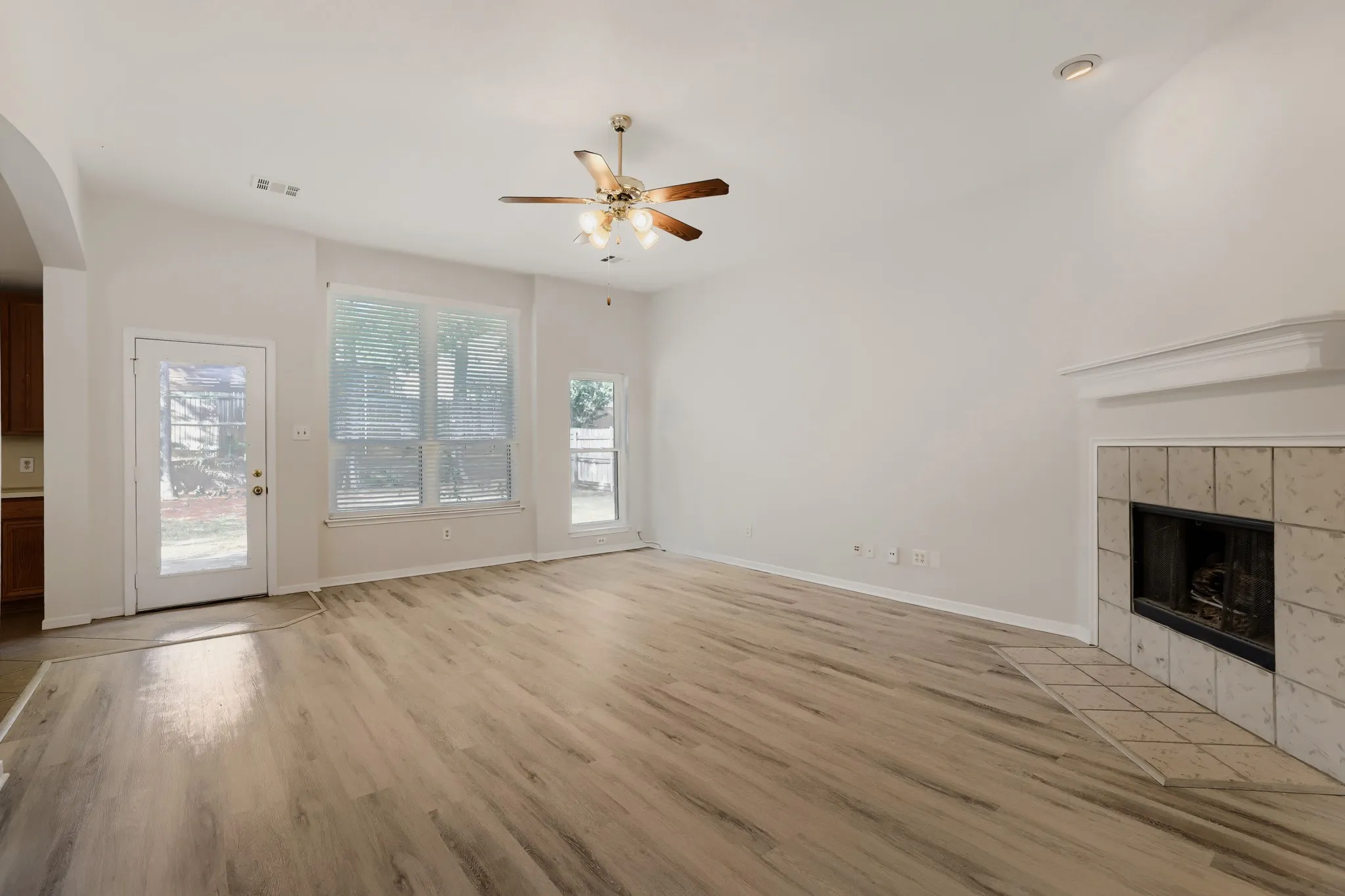 Single Family Residence For Sale in Collin County , 3328 Woodbluff Lane, Mc Kinney, Texas 75071, 3 Bedroom, 2 Bathroom, 2 Garage spaces, 1,686 Sqft, built in 1998, mls#21394618, Real Estate Agent in Mc Kinney, Homes For Sale in Collin county, Homes For Sale in Mc Kinney, Realtor in Mc Kinney Texas, Real Estate Brokerage Independent Realty Texas, Luminita Cordes Realtor