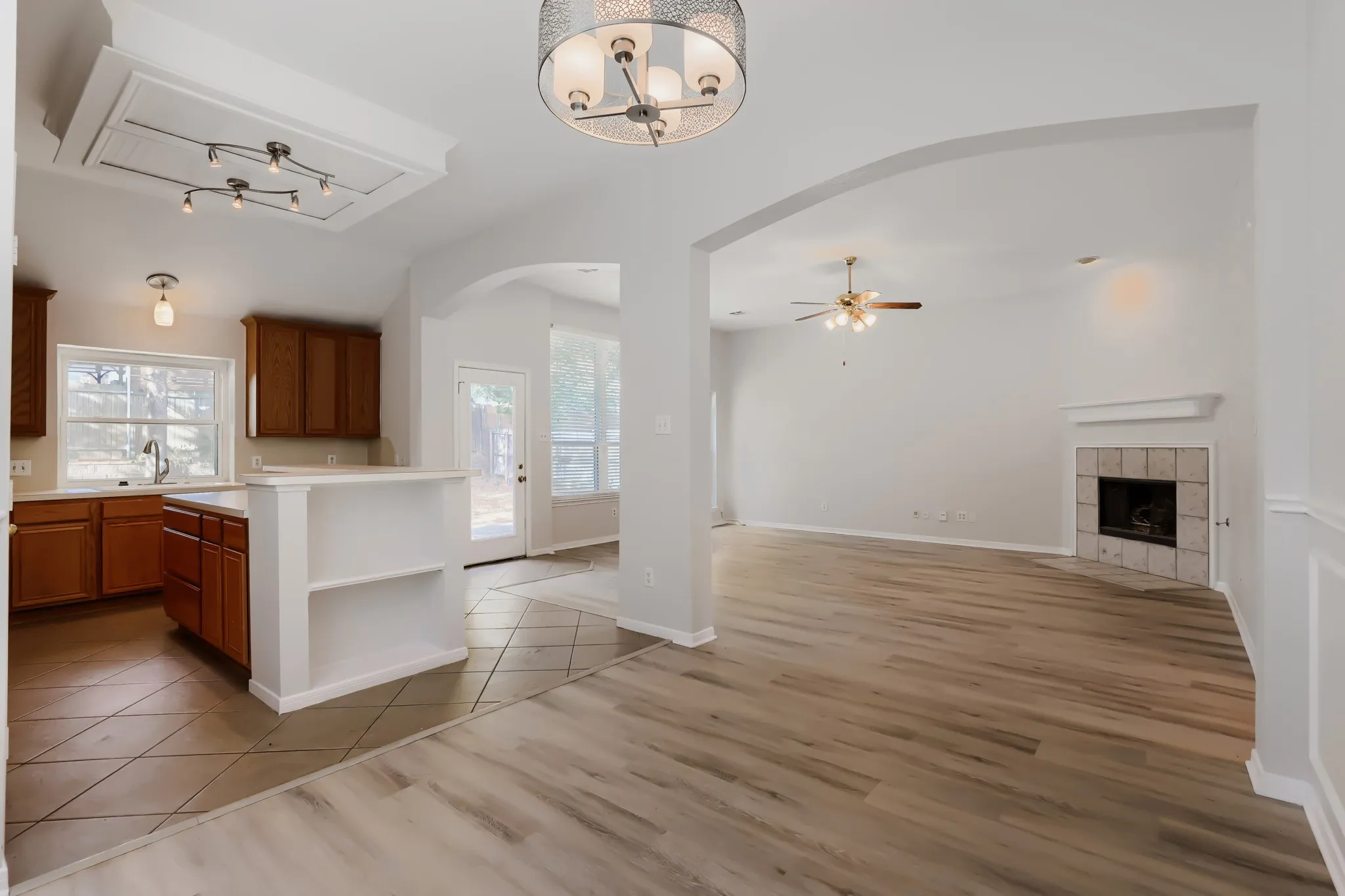 Single Family Residence For Sale in Collin County , 3328 Woodbluff Lane, Mc Kinney, Texas 75071, 3 Bedroom, 2 Bathroom, 2 Garage spaces, 1,686 Sqft, built in 1998, mls#21394618, Real Estate Agent in Mc Kinney, Homes For Sale in Collin county, Homes For Sale in Mc Kinney, Realtor in Mc Kinney Texas, Real Estate Brokerage Independent Realty Texas, Luminita Cordes Realtor