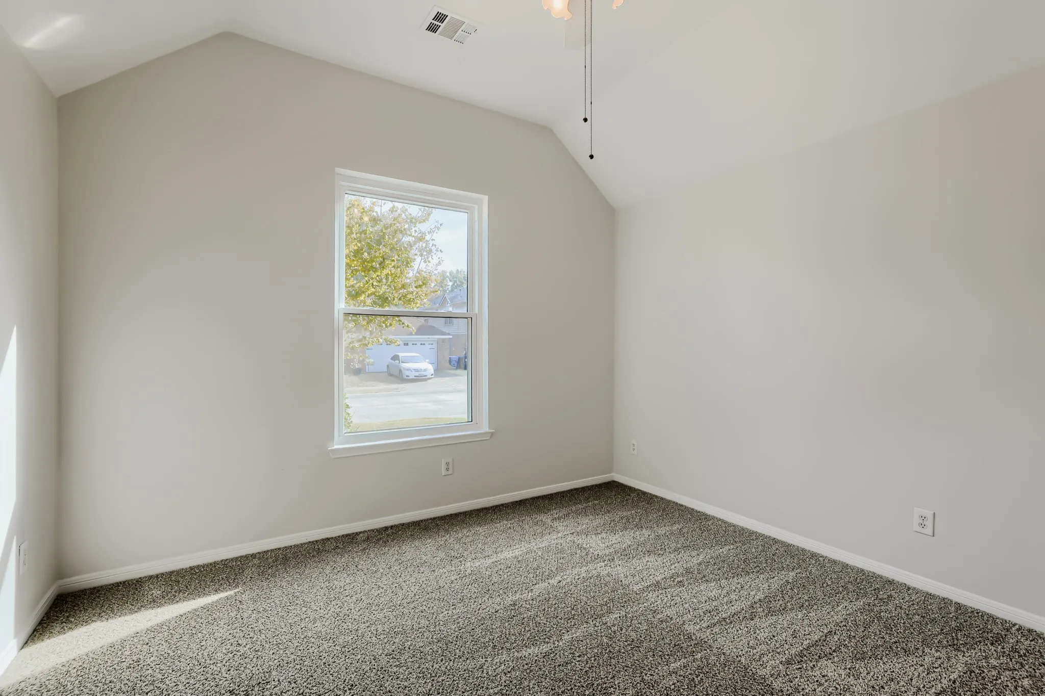 Single Family Residence For Sale in Collin County , 3328 Woodbluff Lane, Mc Kinney, Texas 75071, 3 Bedroom, 2 Bathroom, 2 Garage spaces, 1,686 Sqft, built in 1998, mls#21394618, Real Estate Agent in Mc Kinney, Homes For Sale in Collin county, Homes For Sale in Mc Kinney, Realtor in Mc Kinney Texas, Real Estate Brokerage Independent Realty Texas, Luminita Cordes Realtor