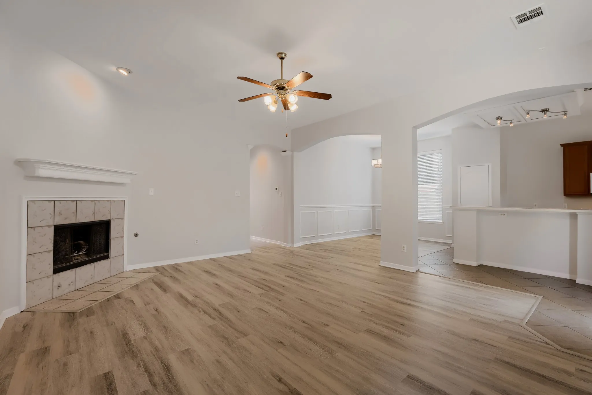 Single Family Residence For Sale in Collin County , 3328 Woodbluff Lane, Mc Kinney, Texas 75071, 3 Bedroom, 2 Bathroom, 2 Garage spaces, 1,686 Sqft, built in 1998, mls#21394618, Real Estate Agent in Mc Kinney, Homes For Sale in Collin county, Homes For Sale in Mc Kinney, Realtor in Mc Kinney Texas, Real Estate Brokerage Independent Realty Texas, Luminita Cordes Realtor