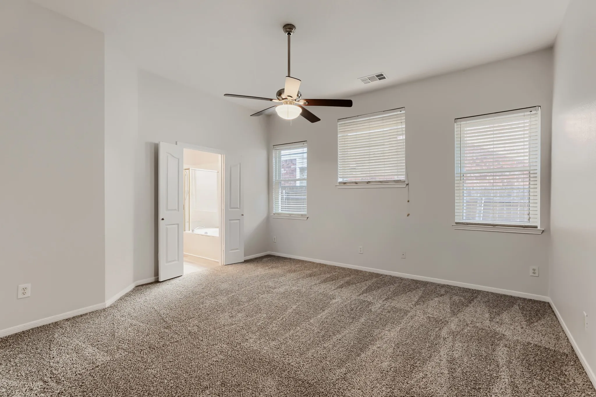 Single Family Residence For Sale in Collin County , 3328 Woodbluff Lane, Mc Kinney, Texas 75071, 3 Bedroom, 2 Bathroom, 2 Garage spaces, 1,686 Sqft, built in 1998, mls#21394618, Real Estate Agent in Mc Kinney, Homes For Sale in Collin county, Homes For Sale in Mc Kinney, Realtor in Mc Kinney Texas, Real Estate Brokerage Independent Realty Texas, Luminita Cordes Realtor