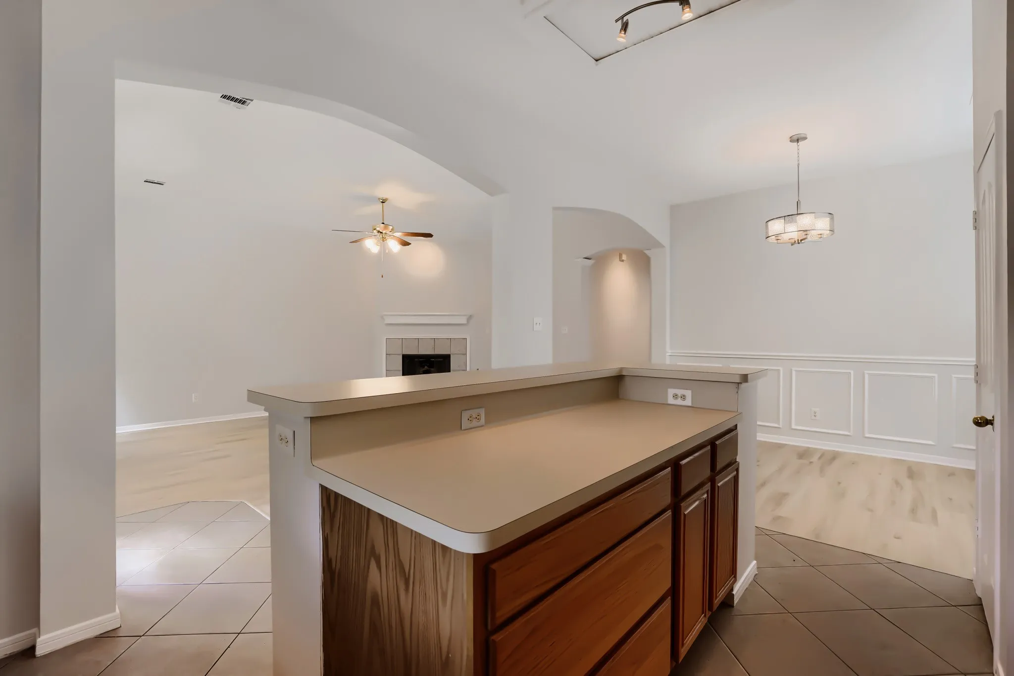 Single Family Residence For Sale in Collin County , 3328 Woodbluff Lane, Mc Kinney, Texas 75071, 3 Bedroom, 2 Bathroom, 2 Garage spaces, 1,686 Sqft, built in 1998, mls#21394618, Real Estate Agent in Mc Kinney, Homes For Sale in Collin county, Homes For Sale in Mc Kinney, Realtor in Mc Kinney Texas, Real Estate Brokerage Independent Realty Texas, Luminita Cordes Realtor