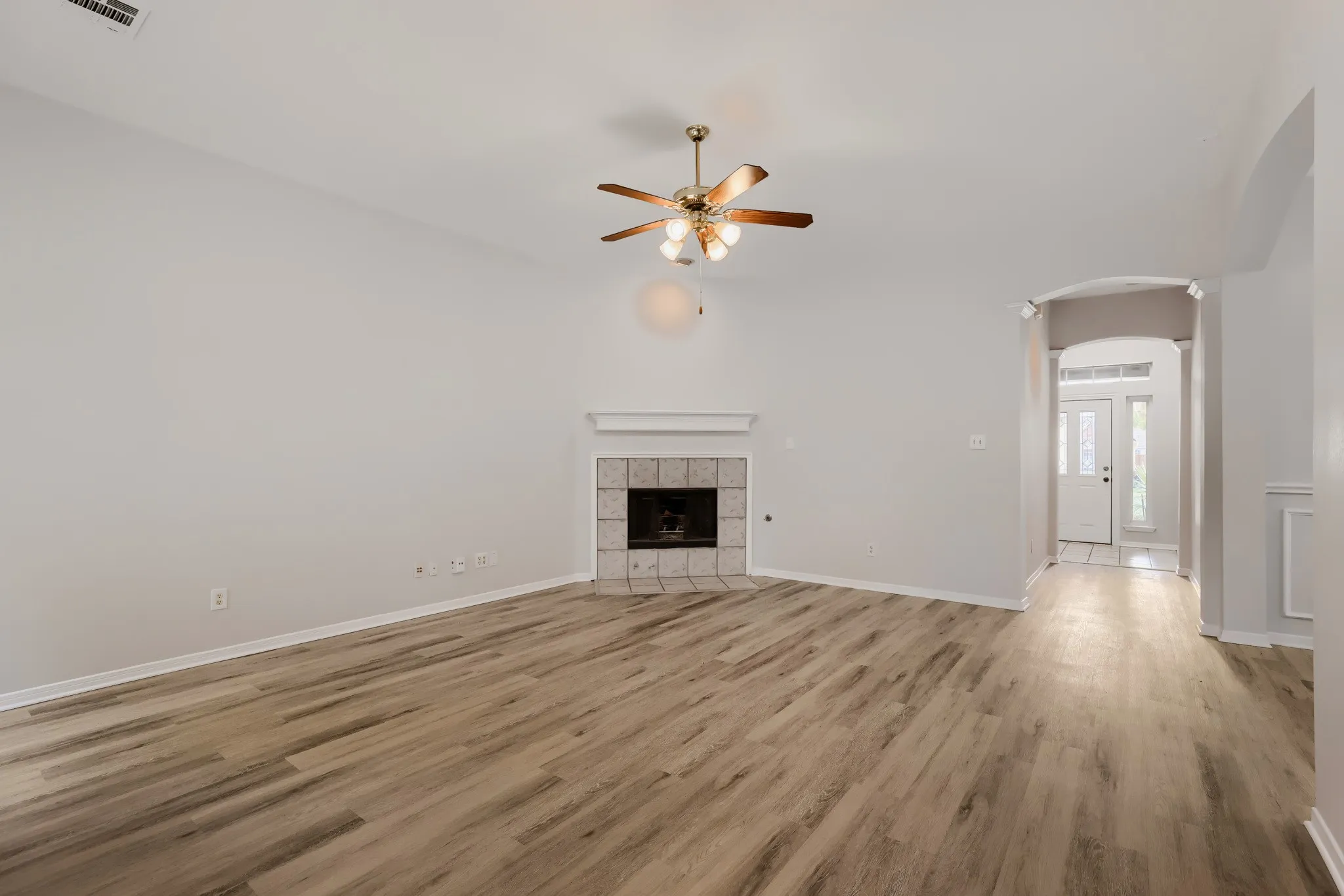 Single Family Residence For Sale in Collin County , 3328 Woodbluff Lane, Mc Kinney, Texas 75071, 3 Bedroom, 2 Bathroom, 2 Garage spaces, 1,686 Sqft, built in 1998, mls#21394618, Real Estate Agent in Mc Kinney, Homes For Sale in Collin county, Homes For Sale in Mc Kinney, Realtor in Mc Kinney Texas, Real Estate Brokerage Independent Realty Texas, Luminita Cordes Realtor