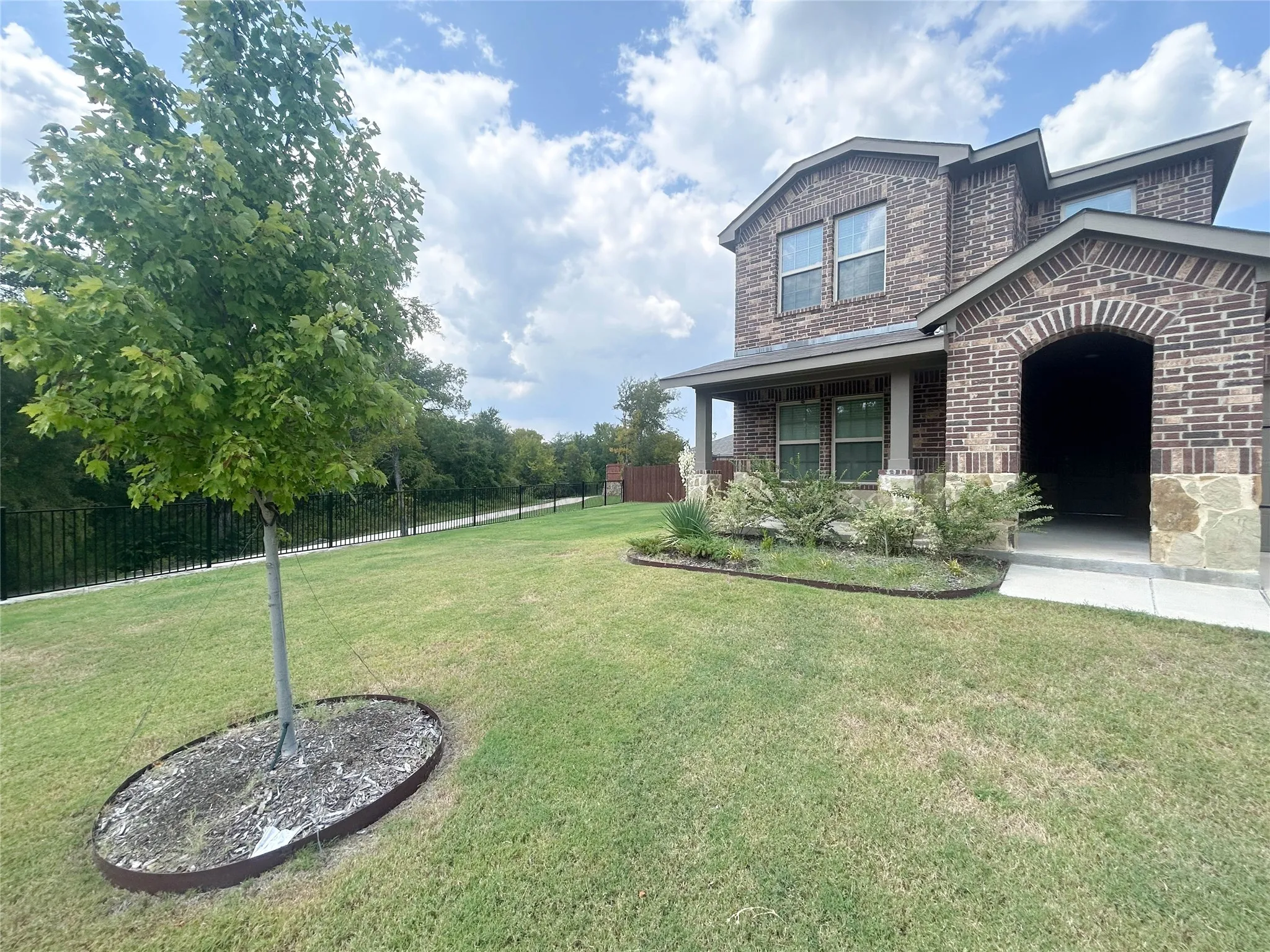 Single Family Residence For Rent in Ellis County , 935 Keystone Court, Ferris, Texas 75125, 4 Bedroom, 3 Bathroom, 2 Garage spaces, 2,124 Sqft, built in 2023, mls#21399761, Real Estate Agent in Ferris, Homes For Rent in Ellis county, Homes For Rent in Ferris, Realtor in Ferris Texas, Real Estate Brokerage Independent Realty Texas, Luminita Cordes Realtor