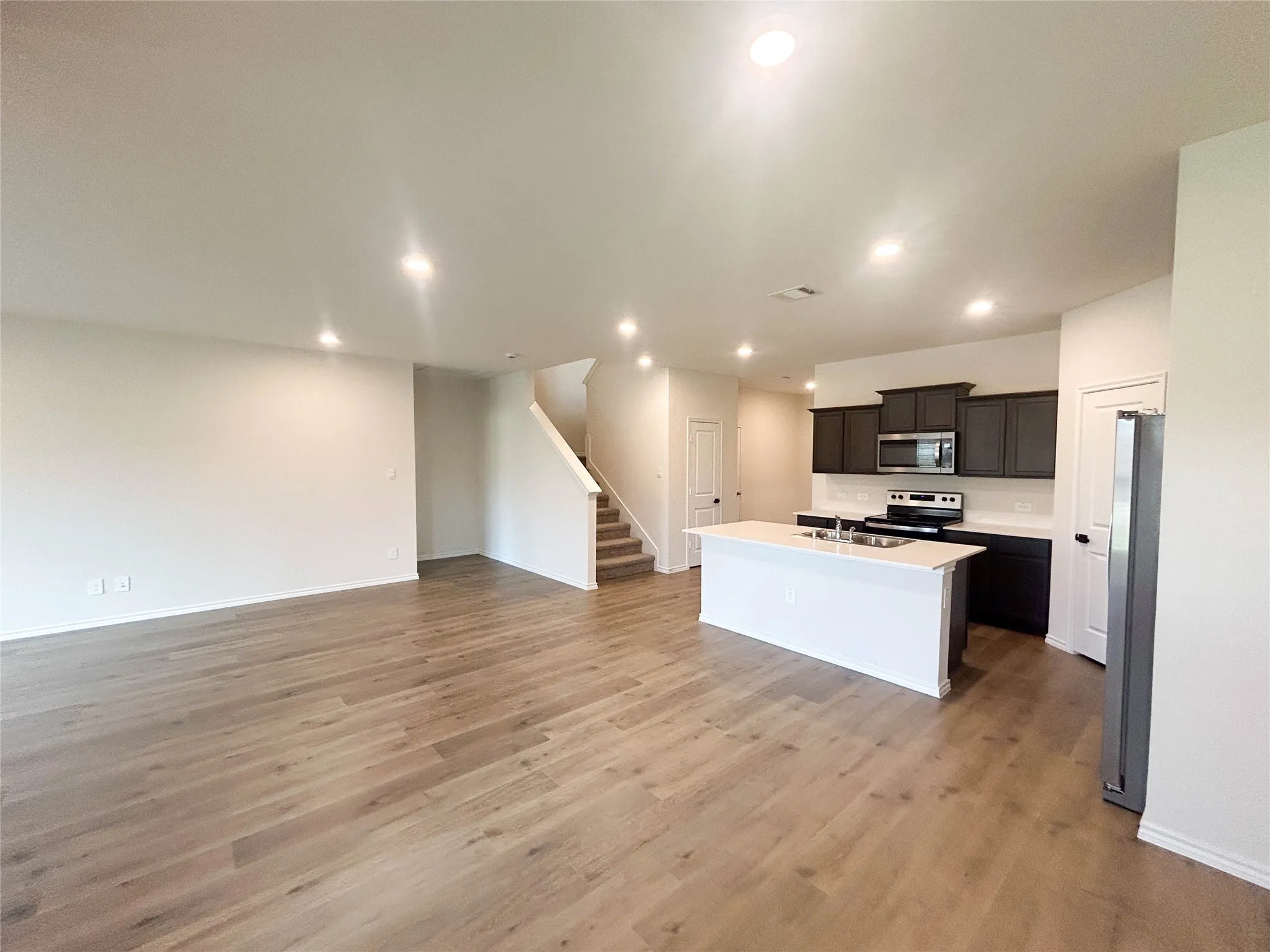 Single Family Residence For Rent in Ellis County , 935 Keystone Court, Ferris, Texas 75125, 4 Bedroom, 3 Bathroom, 2 Garage spaces, 2,124 Sqft, built in 2023, mls#21399761, Real Estate Agent in Ferris, Homes For Rent in Ellis county, Homes For Rent in Ferris, Realtor in Ferris Texas, Real Estate Brokerage Independent Realty Texas, Luminita Cordes Realtor