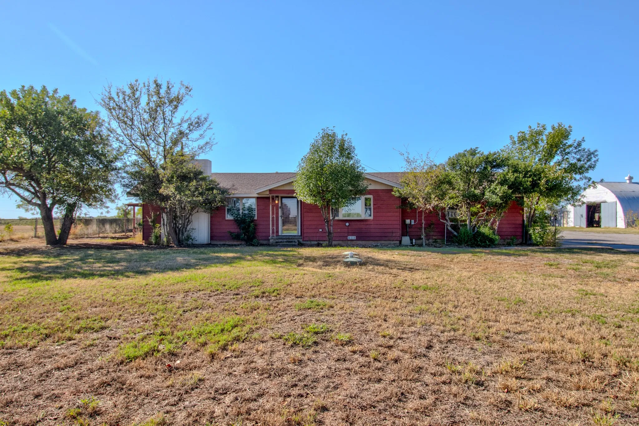 Single Family Residence For Sale in Wichita County , 3768 State Highway 258 E, Wichita Falls, Texas 76310, 3 Bedroom, 2 Bathroom, 2 Garage spaces, 1,791 Sqft, built in 1960, mls#21399002, Real Estate Agent in Wichita Falls, Homes For Sale in Wichita county, Homes For Sale in Wichita Falls, Realtor in Wichita Falls Texas, Real Estate Brokerage Independent Realty Texas, Luminita Cordes Realtor