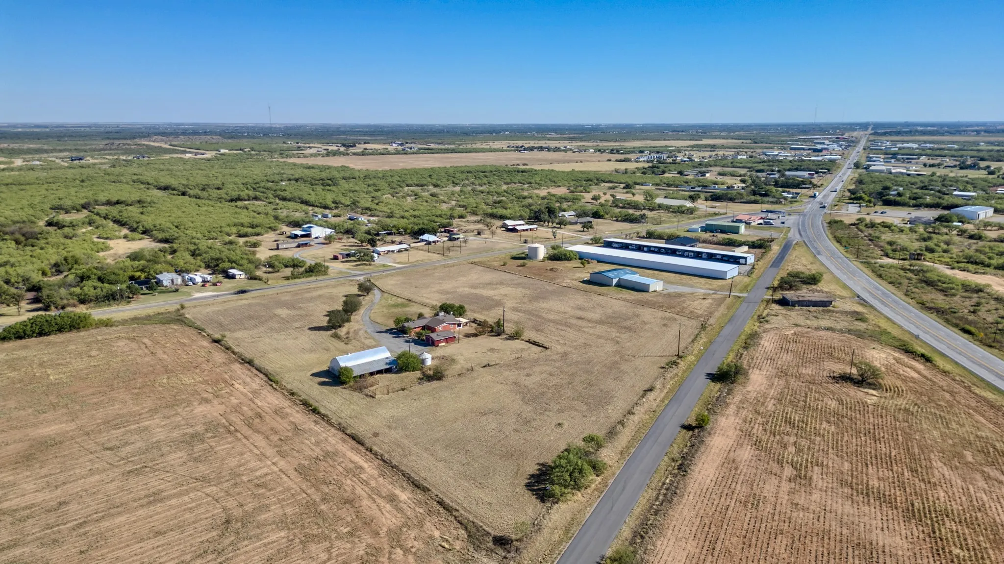 Dual Highway Frontage!