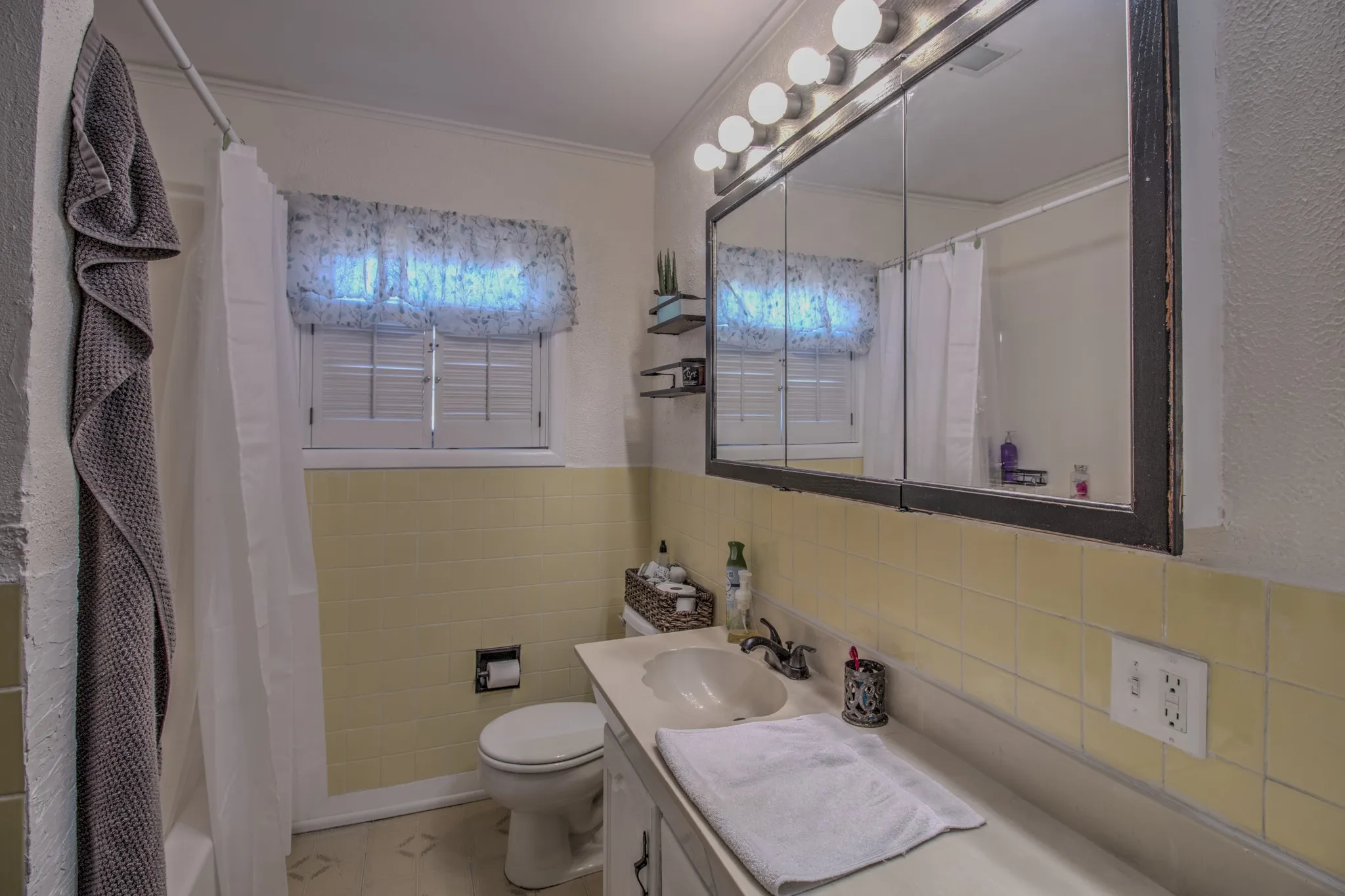 Step in shower/tub combo.