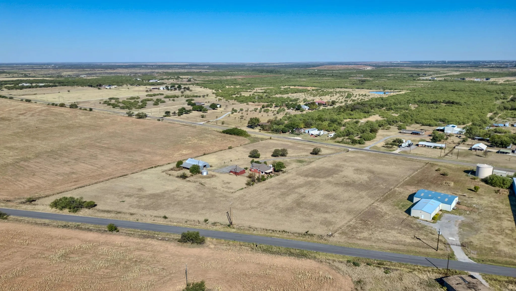 Single Family Residence For Sale in Wichita County , 3768 State Highway 258 E, Wichita Falls, Texas 76310, 3 Bedroom, 2 Bathroom, 2 Garage spaces, 1,791 Sqft, built in 1960, mls#21399002, Real Estate Agent in Wichita Falls, Homes For Sale in Wichita county, Homes For Sale in Wichita Falls, Realtor in Wichita Falls Texas, Real Estate Brokerage Independent Realty Texas, Luminita Cordes Realtor