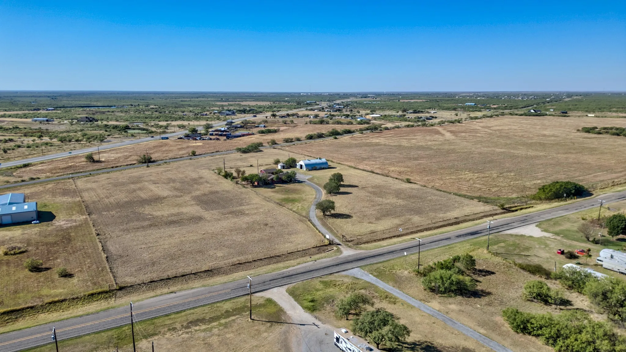Single Family Residence For Sale in Wichita County , 3768 State Highway 258 E, Wichita Falls, Texas 76310, 3 Bedroom, 2 Bathroom, 2 Garage spaces, 1,791 Sqft, built in 1960, mls#21399002, Real Estate Agent in Wichita Falls, Homes For Sale in Wichita county, Homes For Sale in Wichita Falls, Realtor in Wichita Falls Texas, Real Estate Brokerage Independent Realty Texas, Luminita Cordes Realtor