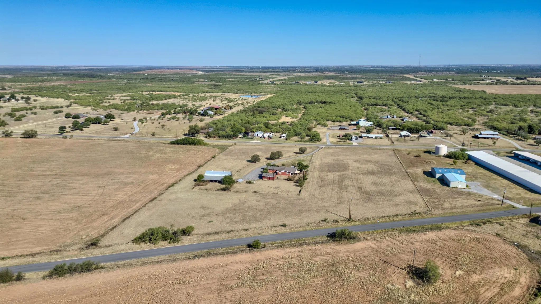 Single Family Residence For Sale in Wichita County , 3768 State Highway 258 E, Wichita Falls, Texas 76310, 3 Bedroom, 2 Bathroom, 2 Garage spaces, 1,791 Sqft, built in 1960, mls#21399002, Real Estate Agent in Wichita Falls, Homes For Sale in Wichita county, Homes For Sale in Wichita Falls, Realtor in Wichita Falls Texas, Real Estate Brokerage Independent Realty Texas, Luminita Cordes Realtor