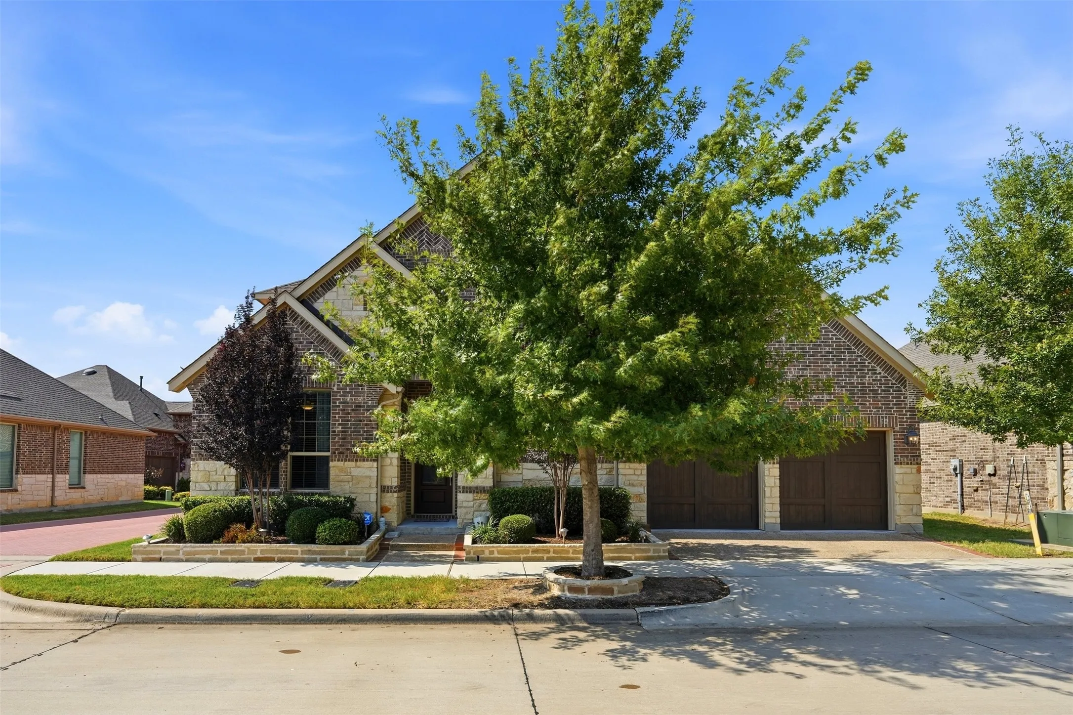 Single Family Residence For Sale in Tarrant County , 4808 Forest Crest Parkway, Arlington, Texas 76005, 2 Bedroom, 3 Bathroom, 2 Garage spaces, 2,069 Sqft, built in 2019, mls#21380196, Real Estate Agent in Arlington, Homes For Sale in Tarrant county, Homes For Sale in Arlington, Realtor in Arlington Texas, Real Estate Brokerage Independent Realty Texas, Luminita Cordes Realtor
