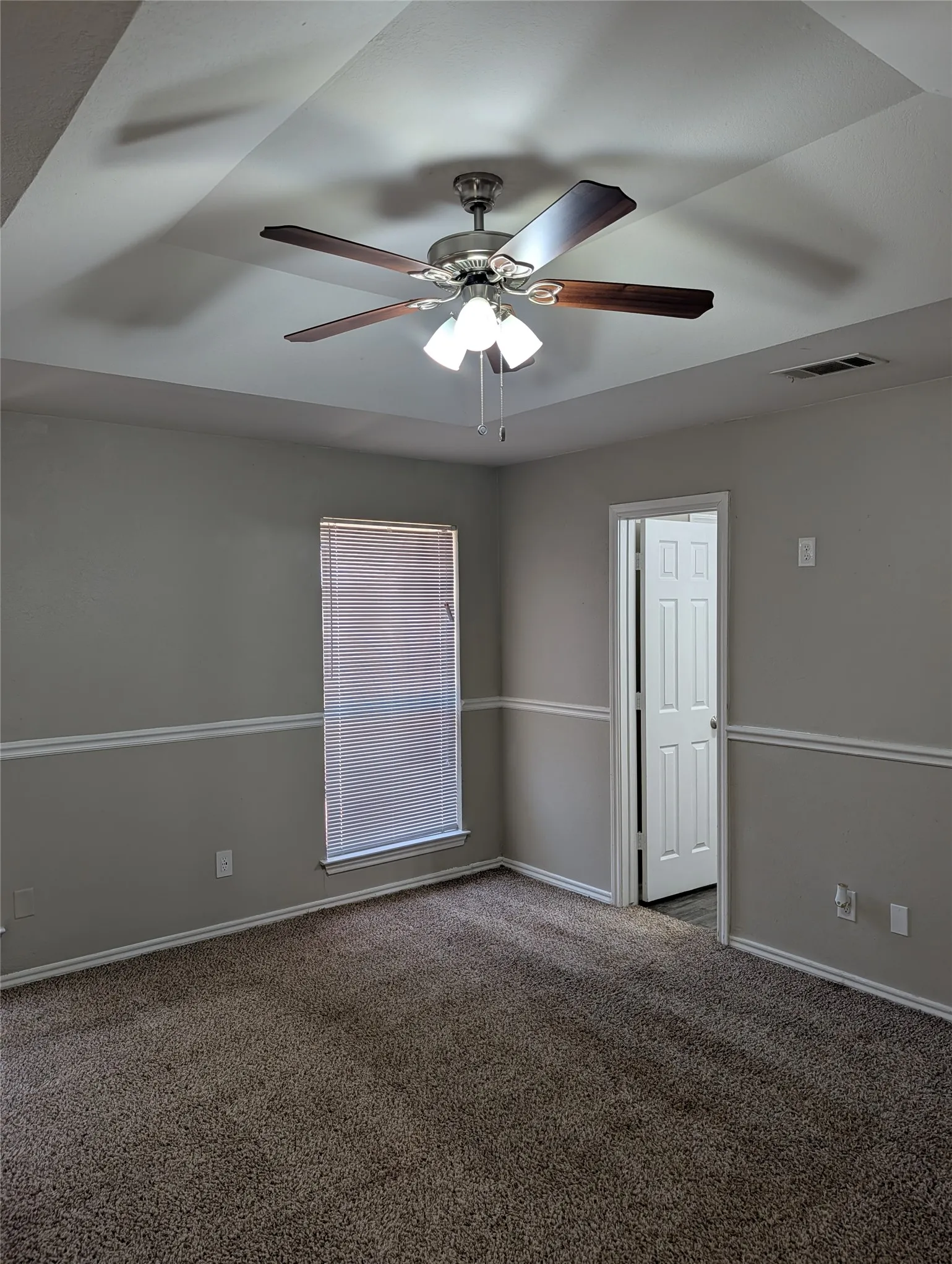 Single Family Residence For Rent in Tarrant County , 4901 Dax Drive, Fort Worth, Texas 76135, 3 Bedroom, 2 Bathroom, 2 Garage spaces, 1,545 Sqft, built in 1987, mls#21399771, Real Estate Agent in Fort Worth, Homes For Rent in Tarrant county, Homes For Rent in Fort Worth, Realtor in Fort Worth Texas, Real Estate Brokerage Independent Realty Texas, Luminita Cordes Realtor