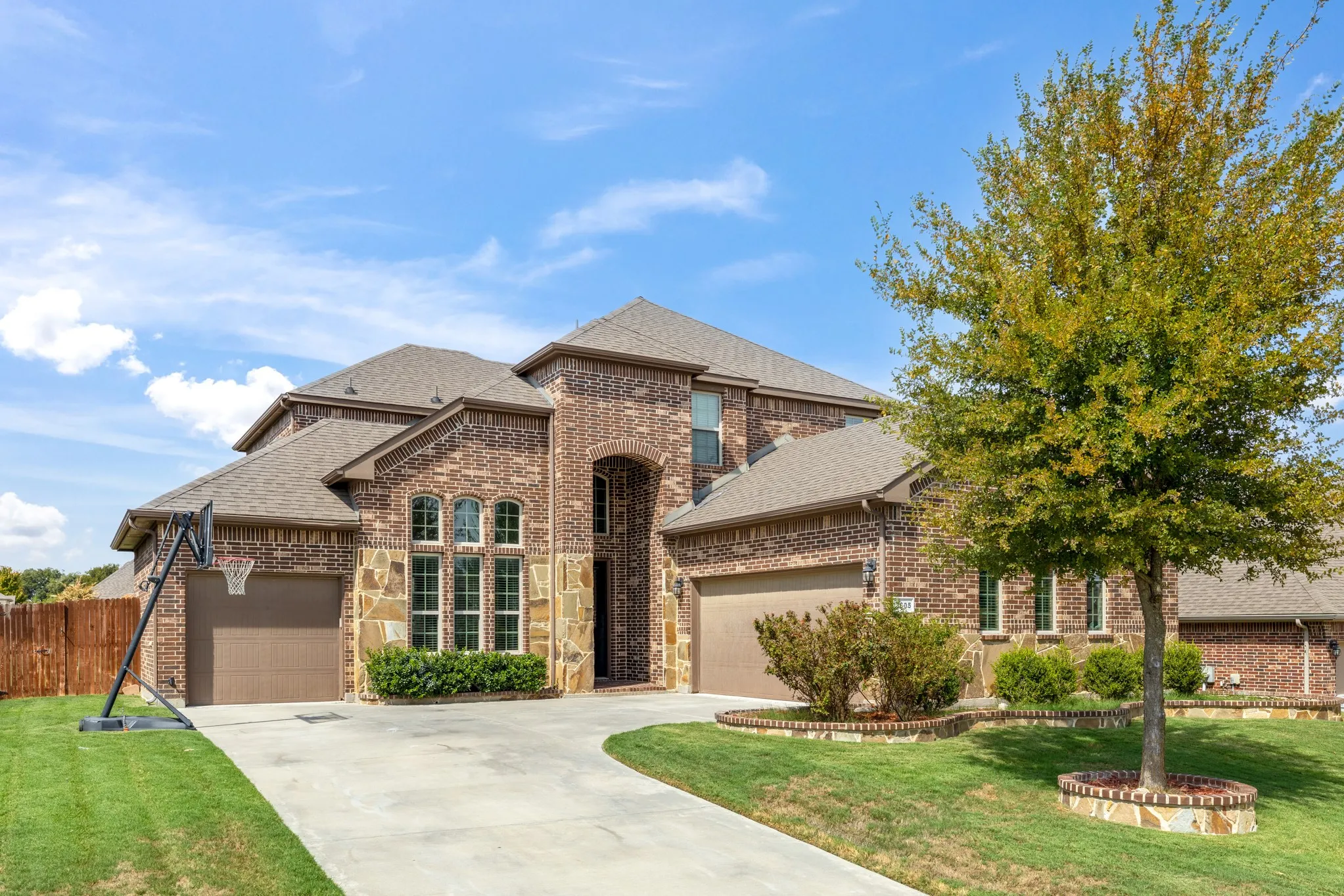 Single Family Residence For Sale in Ellis County , 3605 Barby Court, Midlothian, Texas 76065, 5 Bedroom, 4 Bathroom, 3 Garage spaces, 2,778 Sqft, built in 2018, mls#21397471, Real Estate Agent in Midlothian, Homes For Sale in Ellis county, Homes For Sale in Midlothian, Realtor in Midlothian Texas, Real Estate Brokerage Independent Realty Texas, Luminita Cordes Realtor
