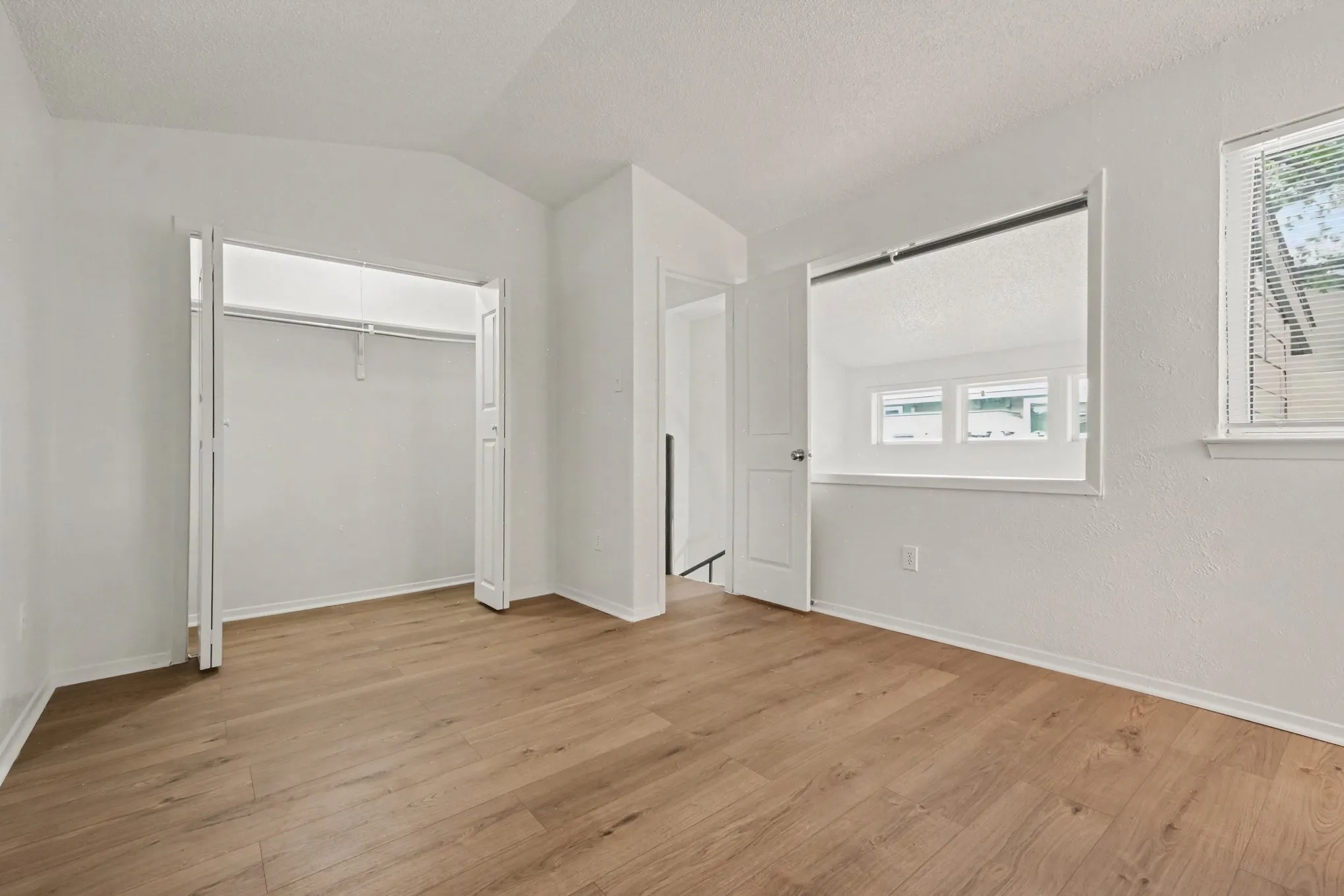 Condominium For Sale in Dallas County , 9696 Walnut Street 502, Dallas, Texas 75243, 2 Bedroom, 2 Bathroom, 2 Garage spaces, 1,003 Sqft, built in 1981, mls#21398954, Real Estate Agent in Dallas, Homes For Sale in Dallas county, Homes For Sale in Dallas, Realtor in Dallas Texas, Real Estate Brokerage Independent Realty Texas, Luminita Cordes Realtor
