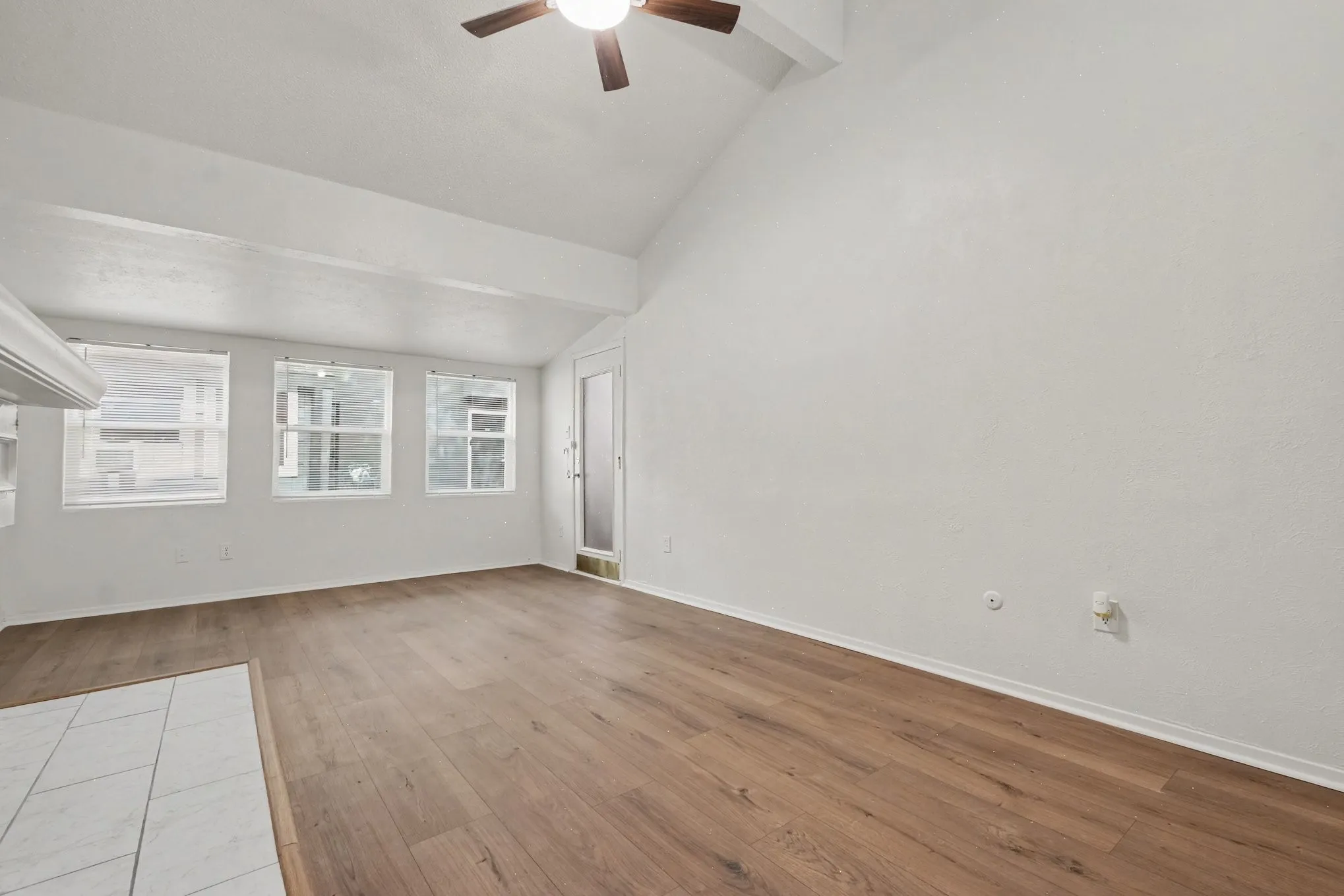Condominium For Sale in Dallas County , 9696 Walnut Street 502, Dallas, Texas 75243, 2 Bedroom, 2 Bathroom, 2 Garage spaces, 1,003 Sqft, built in 1981, mls#21398954, Real Estate Agent in Dallas, Homes For Sale in Dallas county, Homes For Sale in Dallas, Realtor in Dallas Texas, Real Estate Brokerage Independent Realty Texas, Luminita Cordes Realtor
