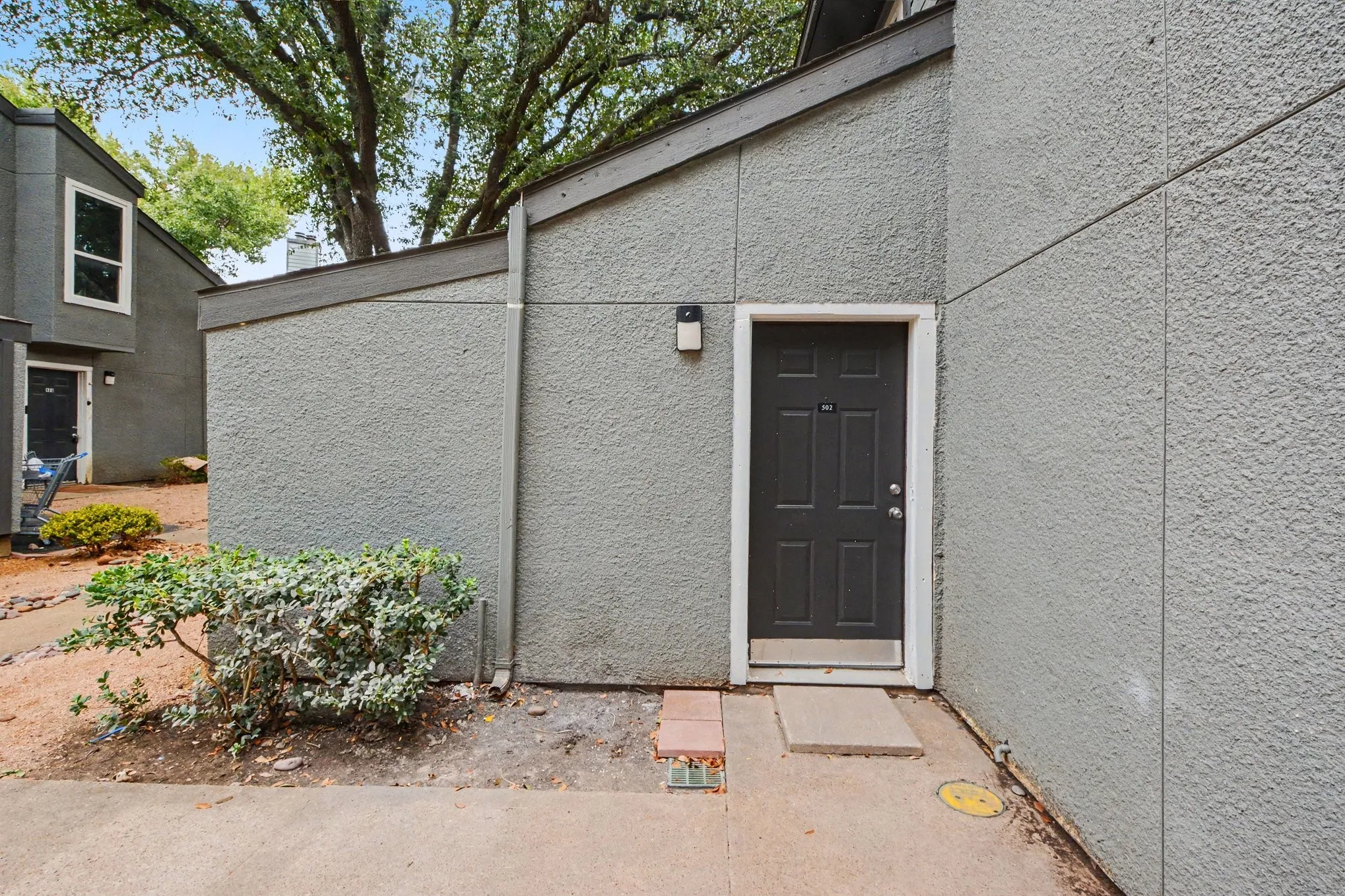 Condominium For Sale in Dallas County , 9696 Walnut Street 502, Dallas, Texas 75243, 2 Bedroom, 2 Bathroom, 2 Garage spaces, 1,003 Sqft, built in 1981, mls#21398954, Real Estate Agent in Dallas, Homes For Sale in Dallas county, Homes For Sale in Dallas, Realtor in Dallas Texas, Real Estate Brokerage Independent Realty Texas, Luminita Cordes Realtor