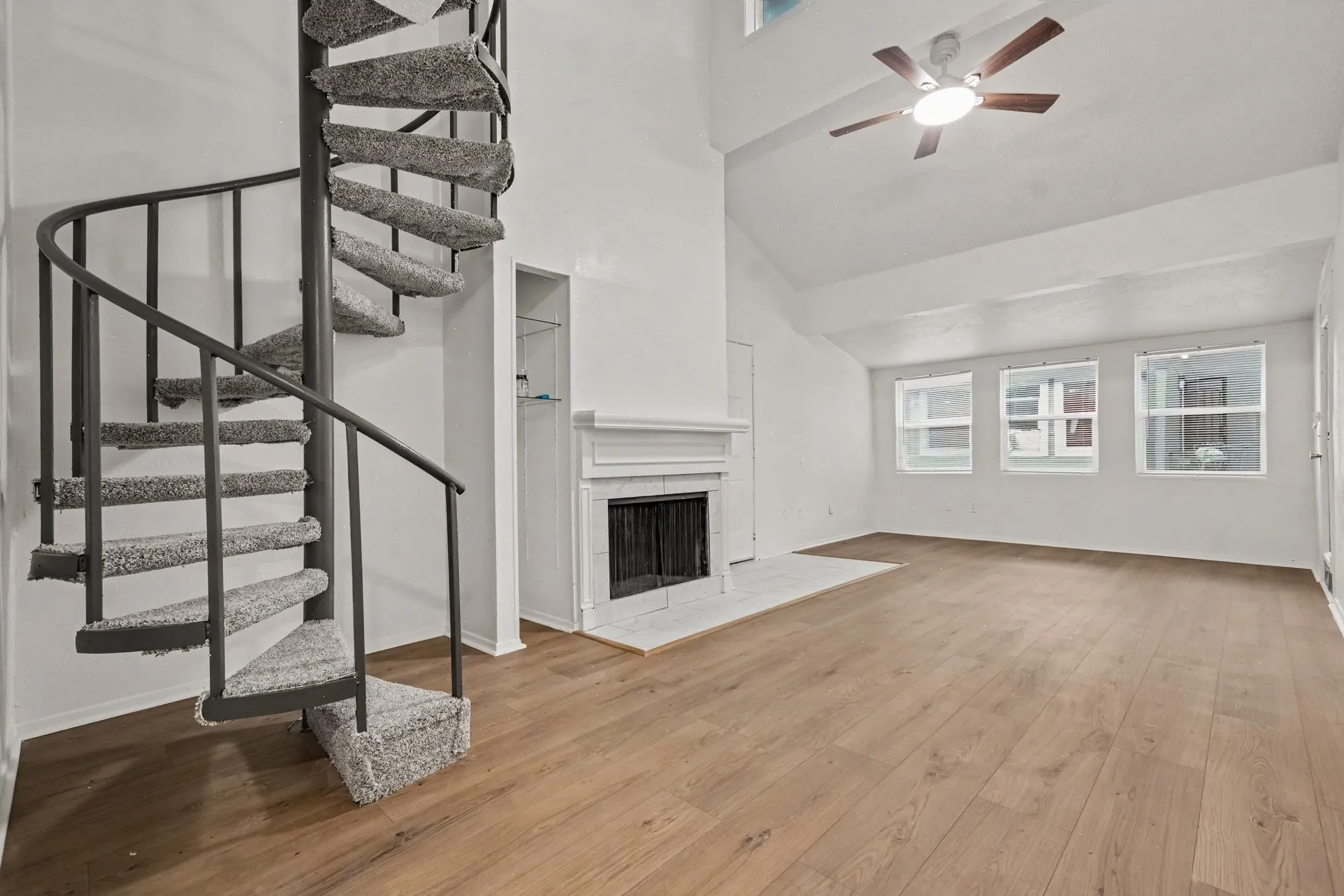 Condominium For Sale in Dallas County , 9696 Walnut Street 502, Dallas, Texas 75243, 2 Bedroom, 2 Bathroom, 2 Garage spaces, 1,003 Sqft, built in 1981, mls#21398954, Real Estate Agent in Dallas, Homes For Sale in Dallas county, Homes For Sale in Dallas, Realtor in Dallas Texas, Real Estate Brokerage Independent Realty Texas, Luminita Cordes Realtor