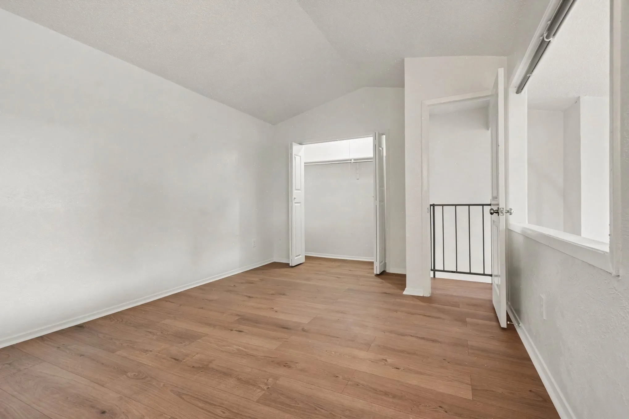 Condominium For Sale in Dallas County , 9696 Walnut Street 502, Dallas, Texas 75243, 2 Bedroom, 2 Bathroom, 2 Garage spaces, 1,003 Sqft, built in 1981, mls#21398954, Real Estate Agent in Dallas, Homes For Sale in Dallas county, Homes For Sale in Dallas, Realtor in Dallas Texas, Real Estate Brokerage Independent Realty Texas, Luminita Cordes Realtor
