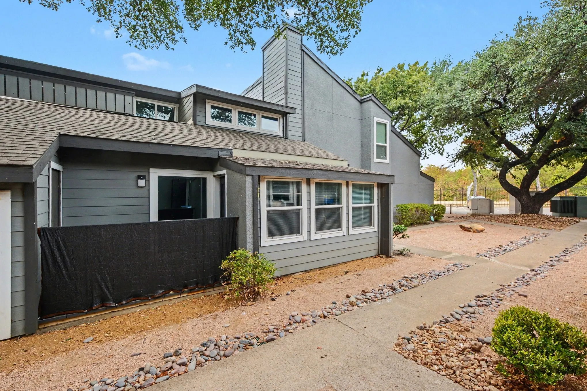 Condominium For Sale in Dallas County , 9696 Walnut Street 502, Dallas, Texas 75243, 2 Bedroom, 2 Bathroom, 2 Garage spaces, 1,003 Sqft, built in 1981, mls#21398954, Real Estate Agent in Dallas, Homes For Sale in Dallas county, Homes For Sale in Dallas, Realtor in Dallas Texas, Real Estate Brokerage Independent Realty Texas, Luminita Cordes Realtor