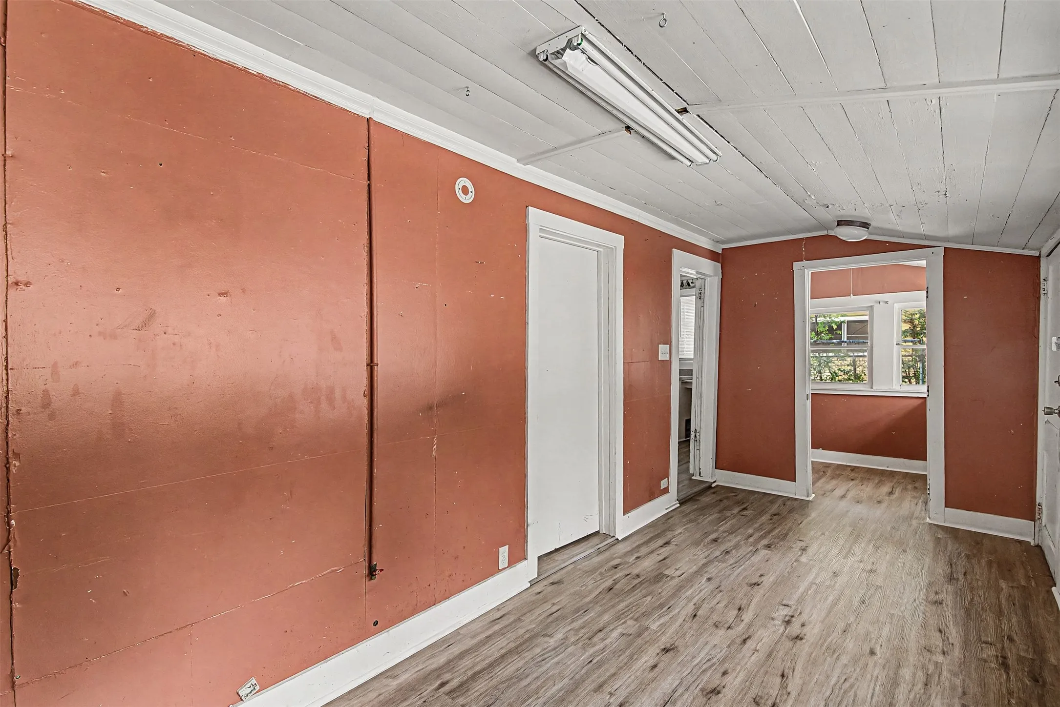 Single Family Residence For Rent in Johnson County , 109 Dallas Avenue A, Cleburne, Texas 76031, 2 Bedroom, 1 Bathroom, Garage spaces, 1,226 Sqft, built in 0, mls#21399690, Real Estate Agent in Cleburne, Homes For Rent in Johnson county, Homes For Rent in Cleburne, Realtor in Cleburne Texas, Real Estate Brokerage Independent Realty Texas, Luminita Cordes Realtor