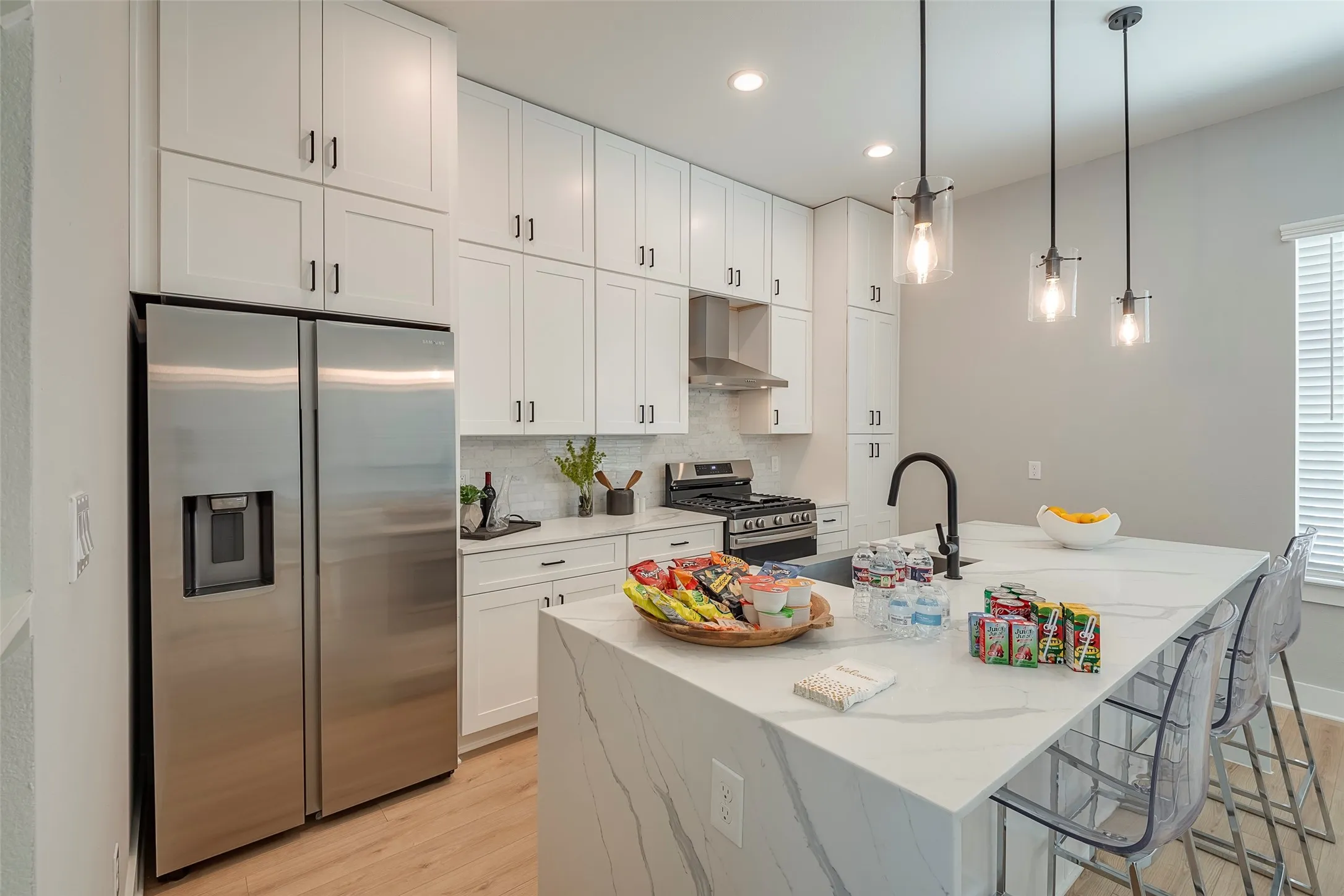 Townhouse For Rent in Dallas County , 1423 N Carroll Avenue, Dallas, Texas 75204, 2 Bedroom, 3 Bathroom, 2 Garage spaces, 1,722 Sqft, built in 2023, mls#21399728, Real Estate Agent in Dallas, Homes For Rent in Dallas county, Homes For Rent in Dallas, Realtor in Dallas Texas, Real Estate Brokerage Independent Realty Texas, Luminita Cordes Realtor