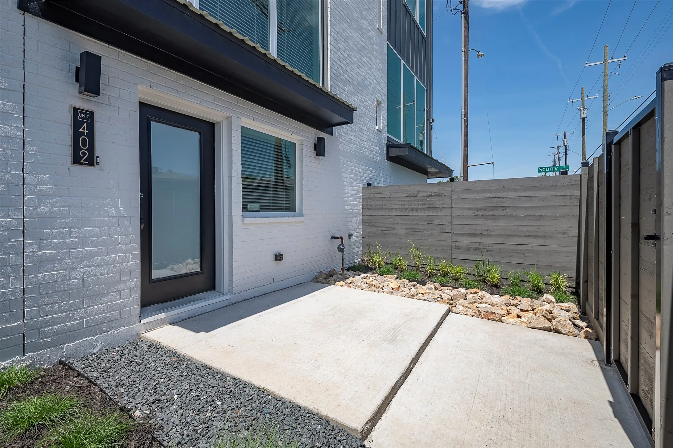 Townhouse For Rent in Dallas County , 1423 N Carroll Avenue, Dallas, Texas 75204, 2 Bedroom, 3 Bathroom, 2 Garage spaces, 1,722 Sqft, built in 2023, mls#21399728, Real Estate Agent in Dallas, Homes For Rent in Dallas county, Homes For Rent in Dallas, Realtor in Dallas Texas, Real Estate Brokerage Independent Realty Texas, Luminita Cordes Realtor
